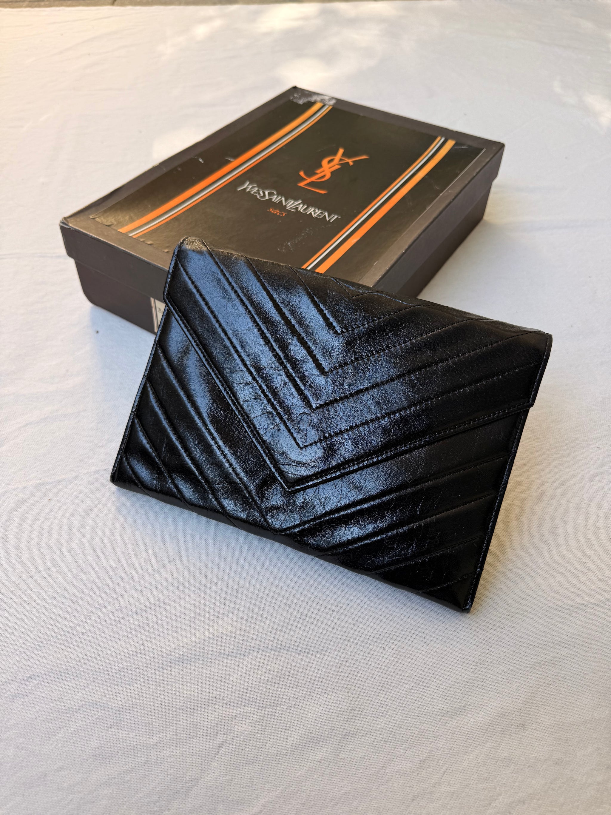 Pochette Yves Saint Laurent vintage - Enveloppe cuir noir