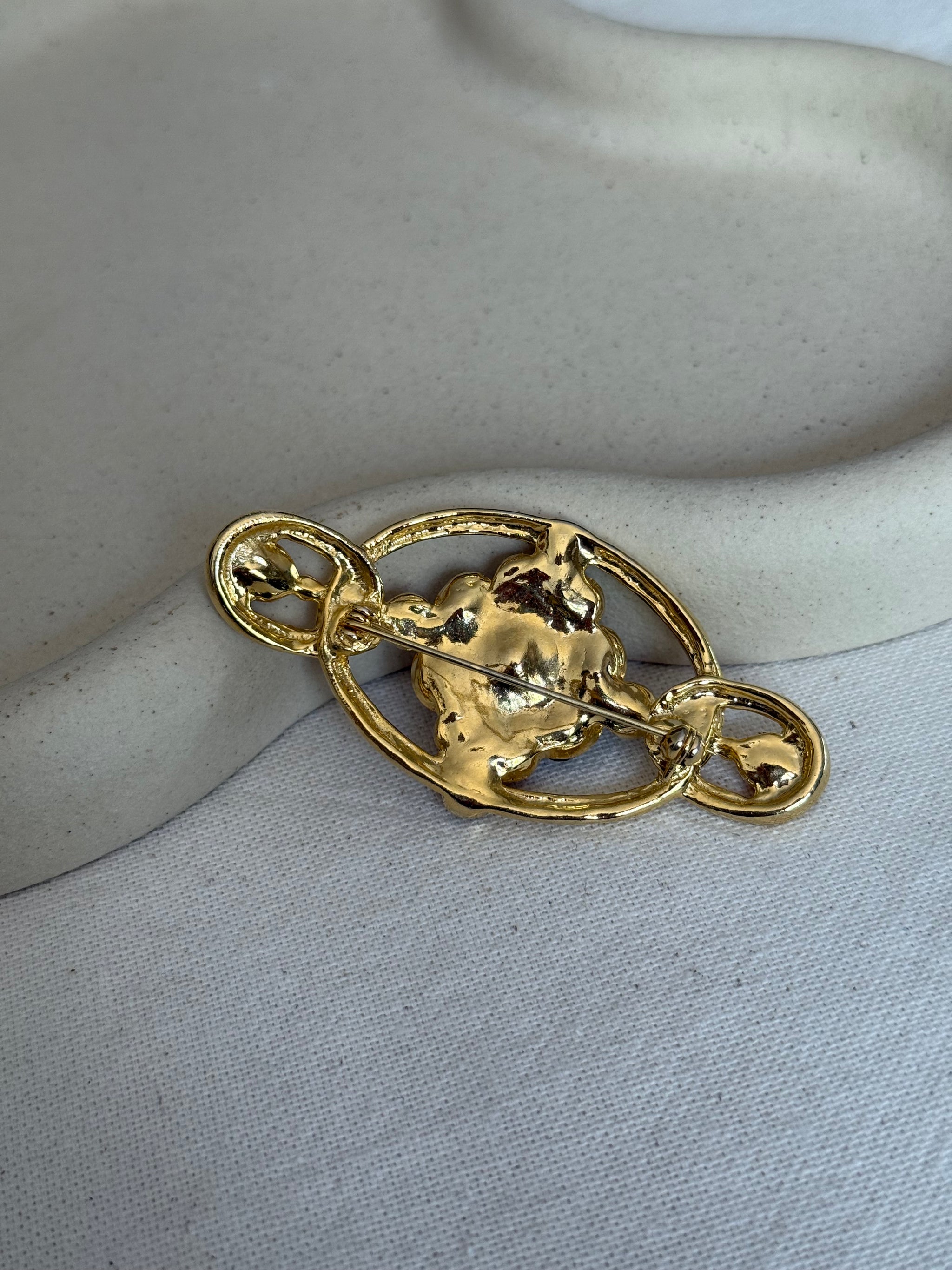 Broche vintage - Cristaux noirs et rouges