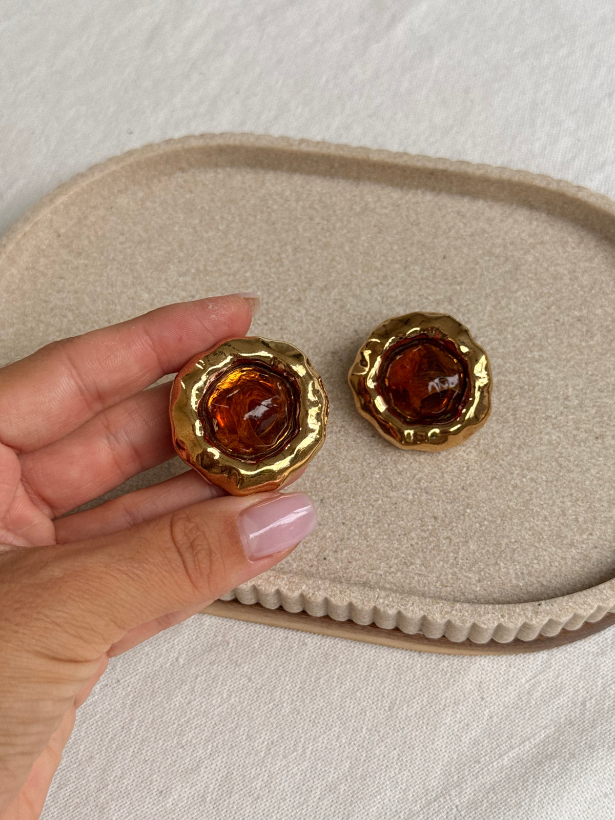 Boucles d’oreilles Guy Laroche vintage - Cabochons ambré