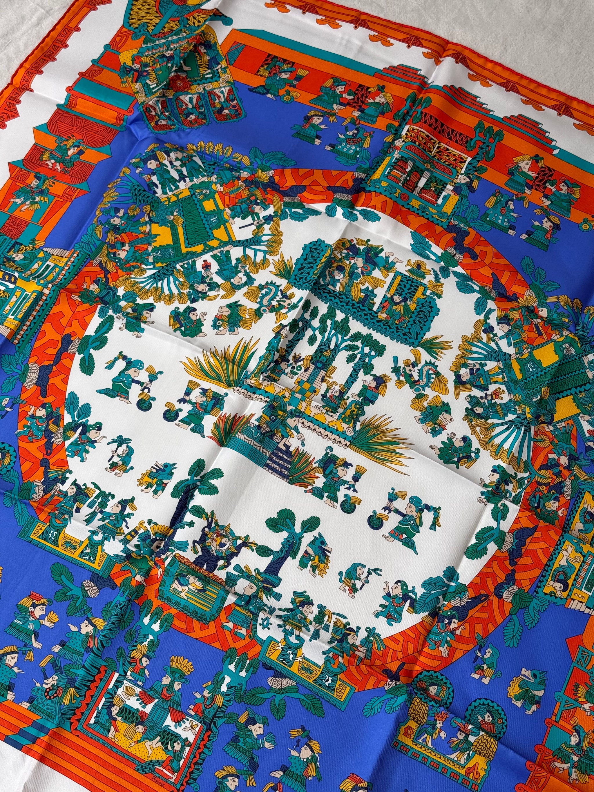 Foulard Hermès – Modèle Astres et Soleils