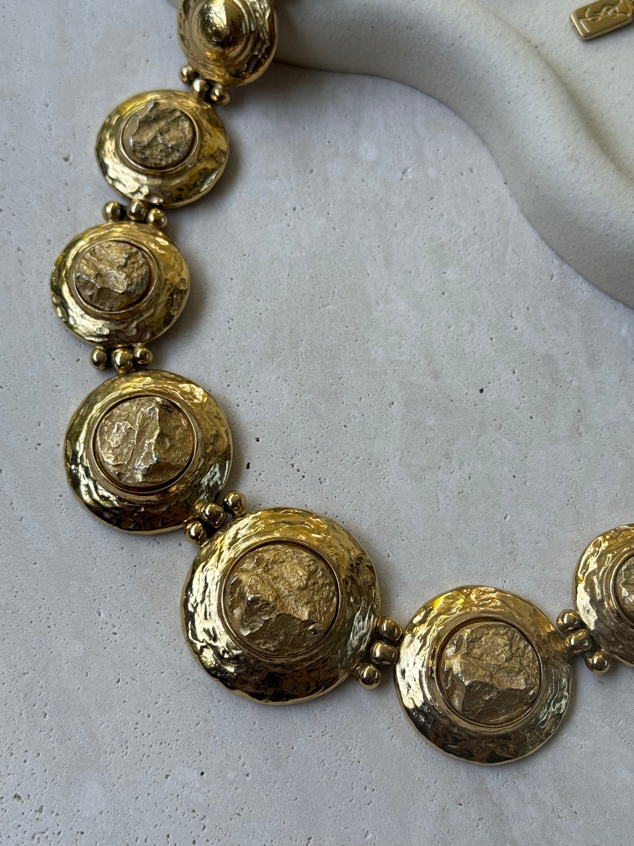 Collier Yves Saint Laurent vintage - Relief martelé XXL