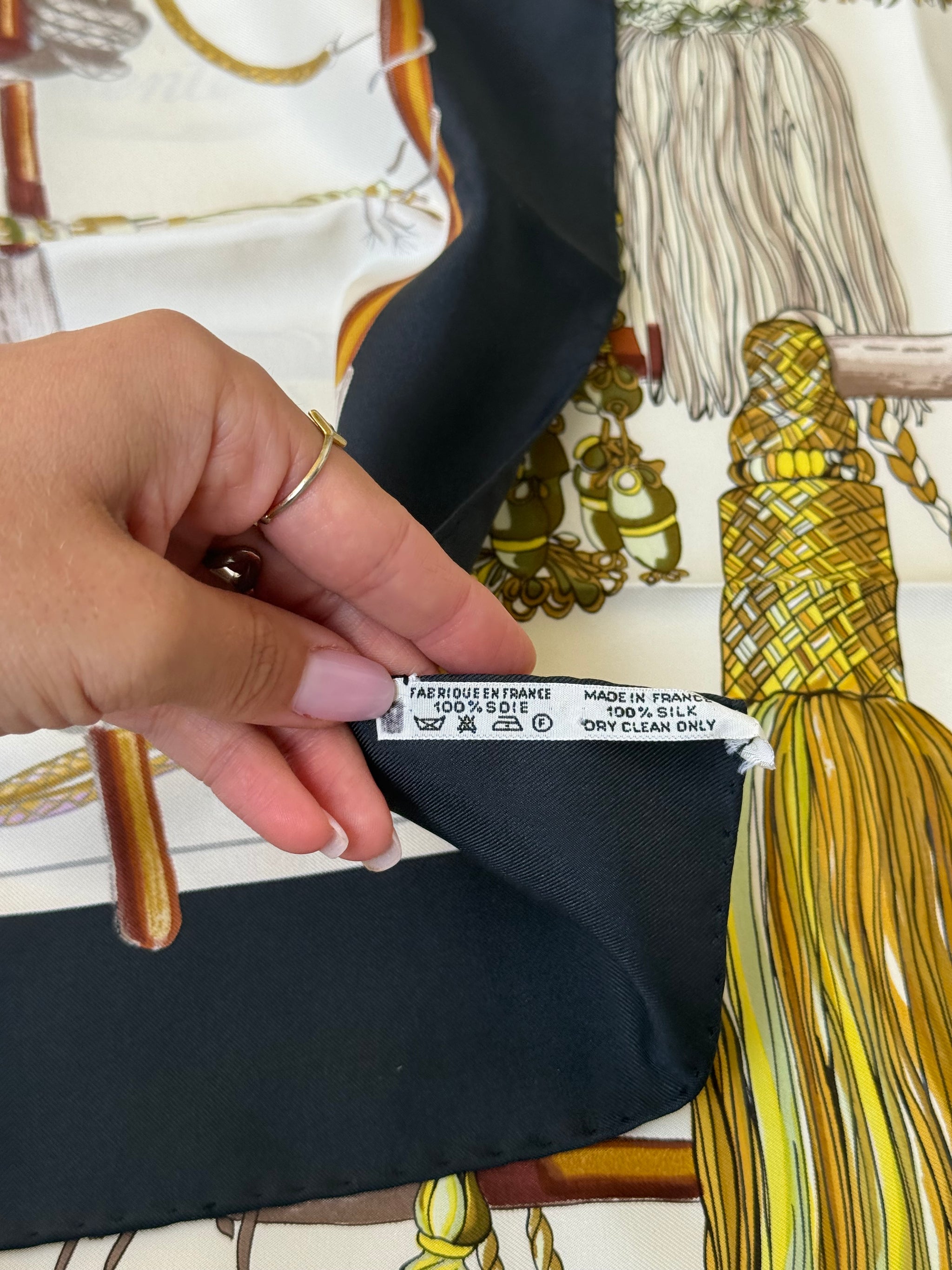 Foulard Hermès – Modèle Passementerie