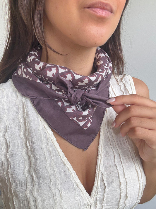 Foulard Christian Dior – Modèle monogramme prune