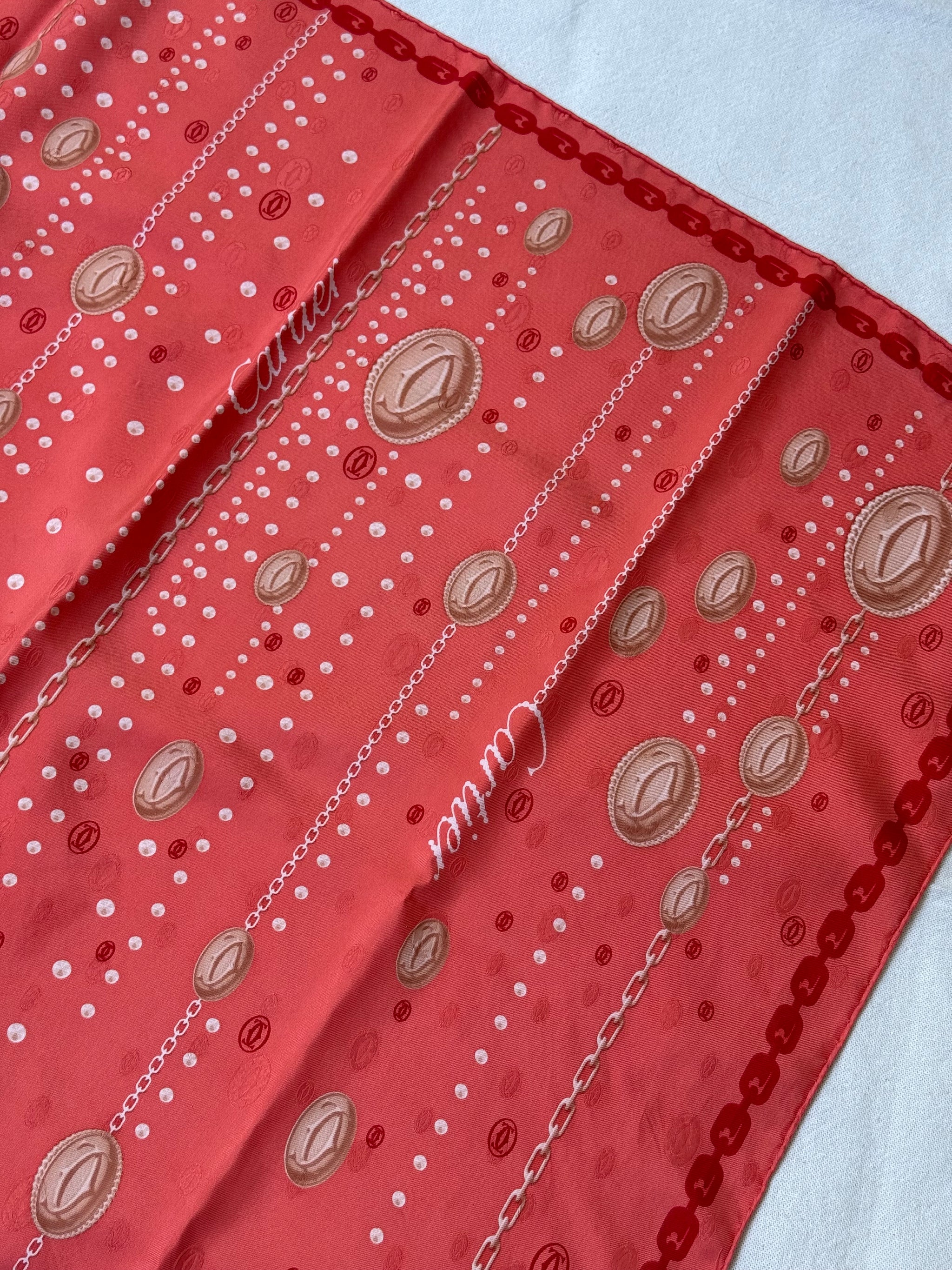 Foulard Cartier – Modèle corail et logos