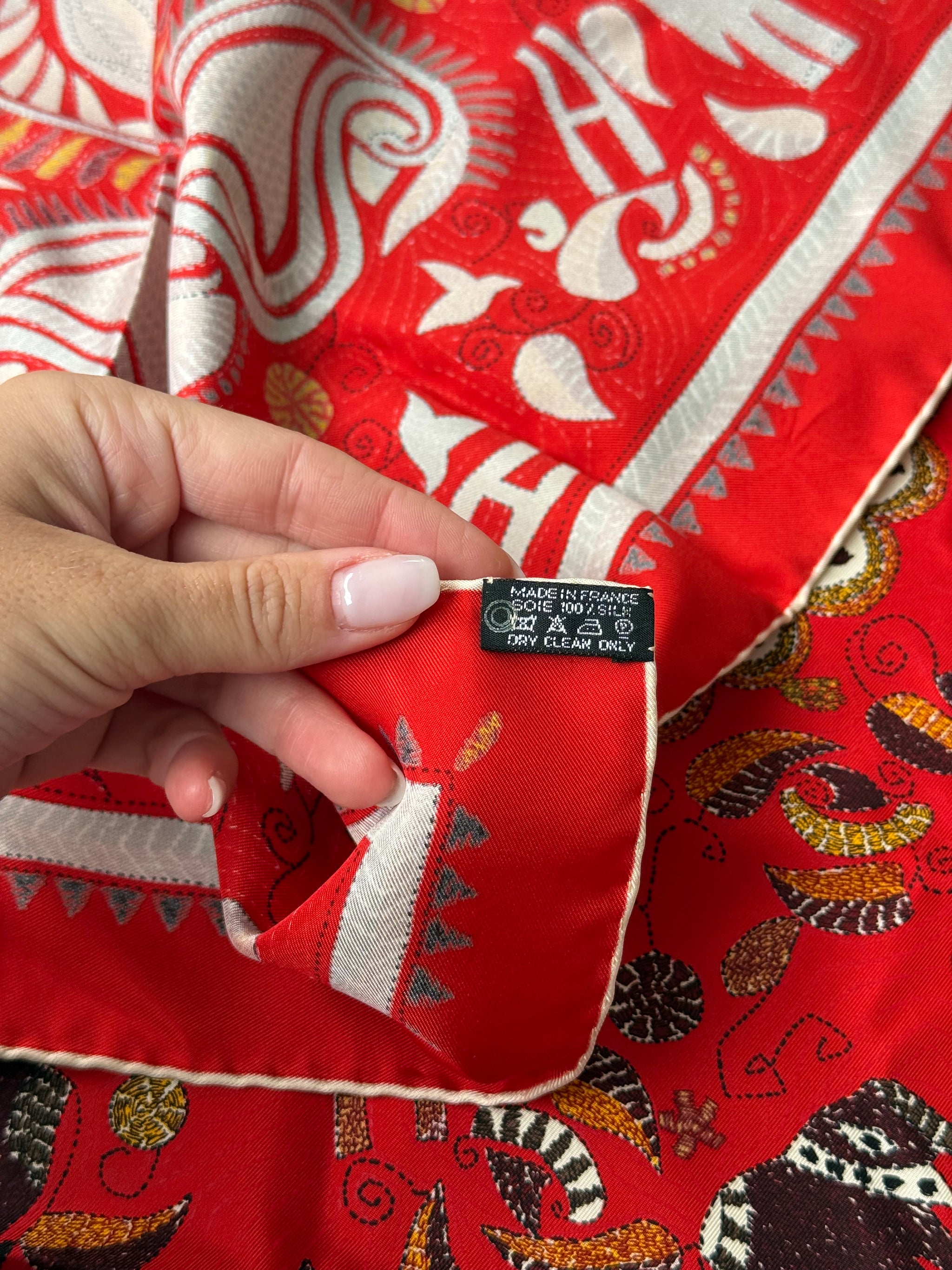 Foulard Hermès – Modèle Carré Kantha (rare)