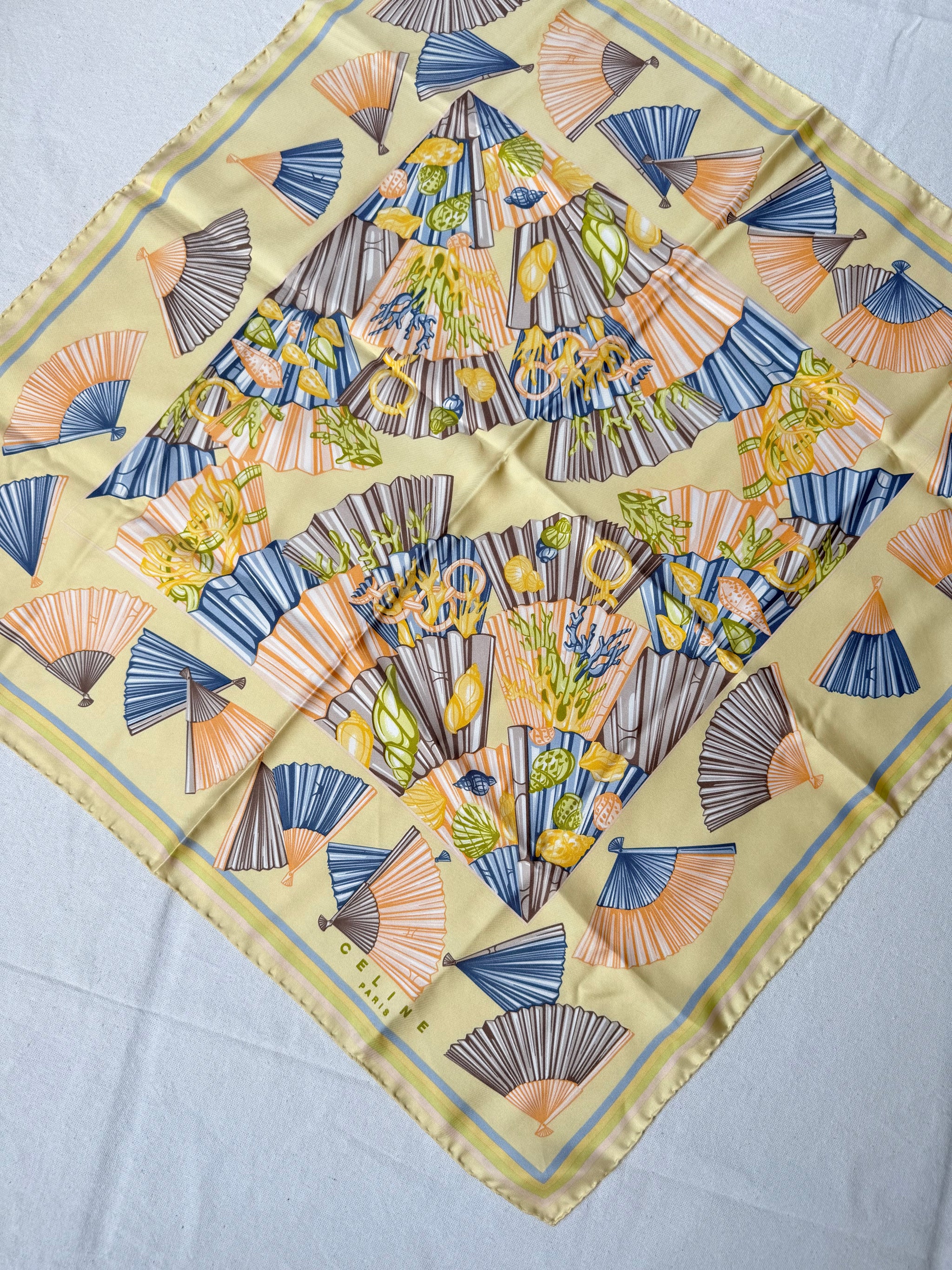 Céline Scarf – Fan print