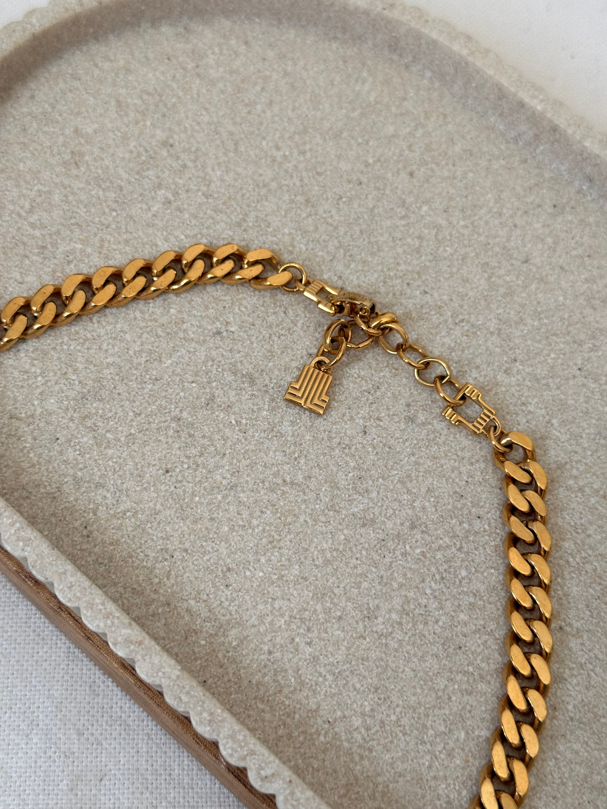Collier Lanvin vintage - Plastron doré et perle fantaisie