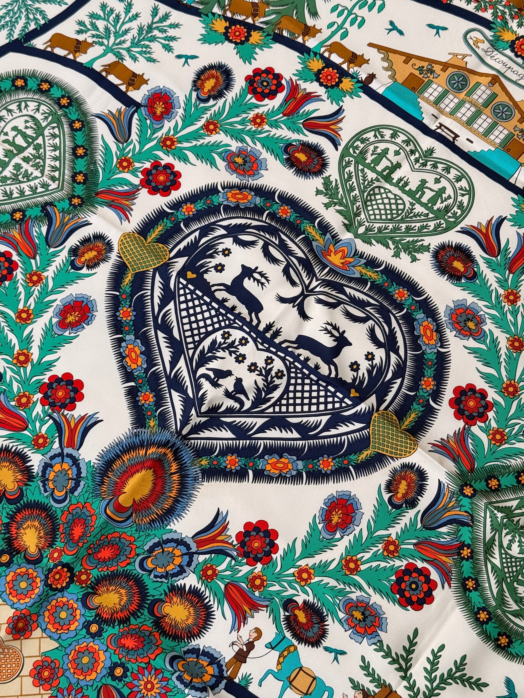 Foulard Hermès – Modèle Découpages