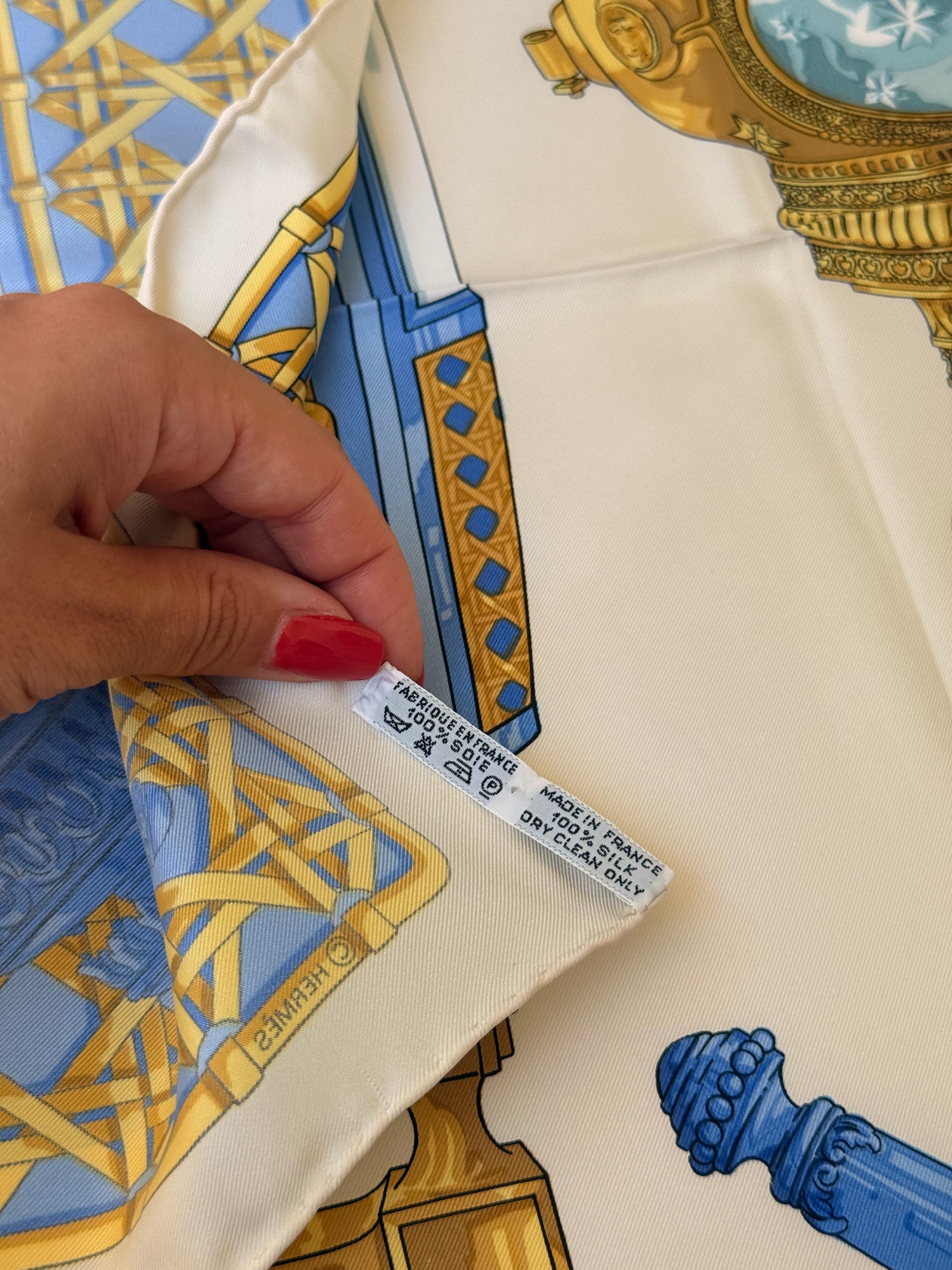 Foulard Hermès – Modèle Feux de Route