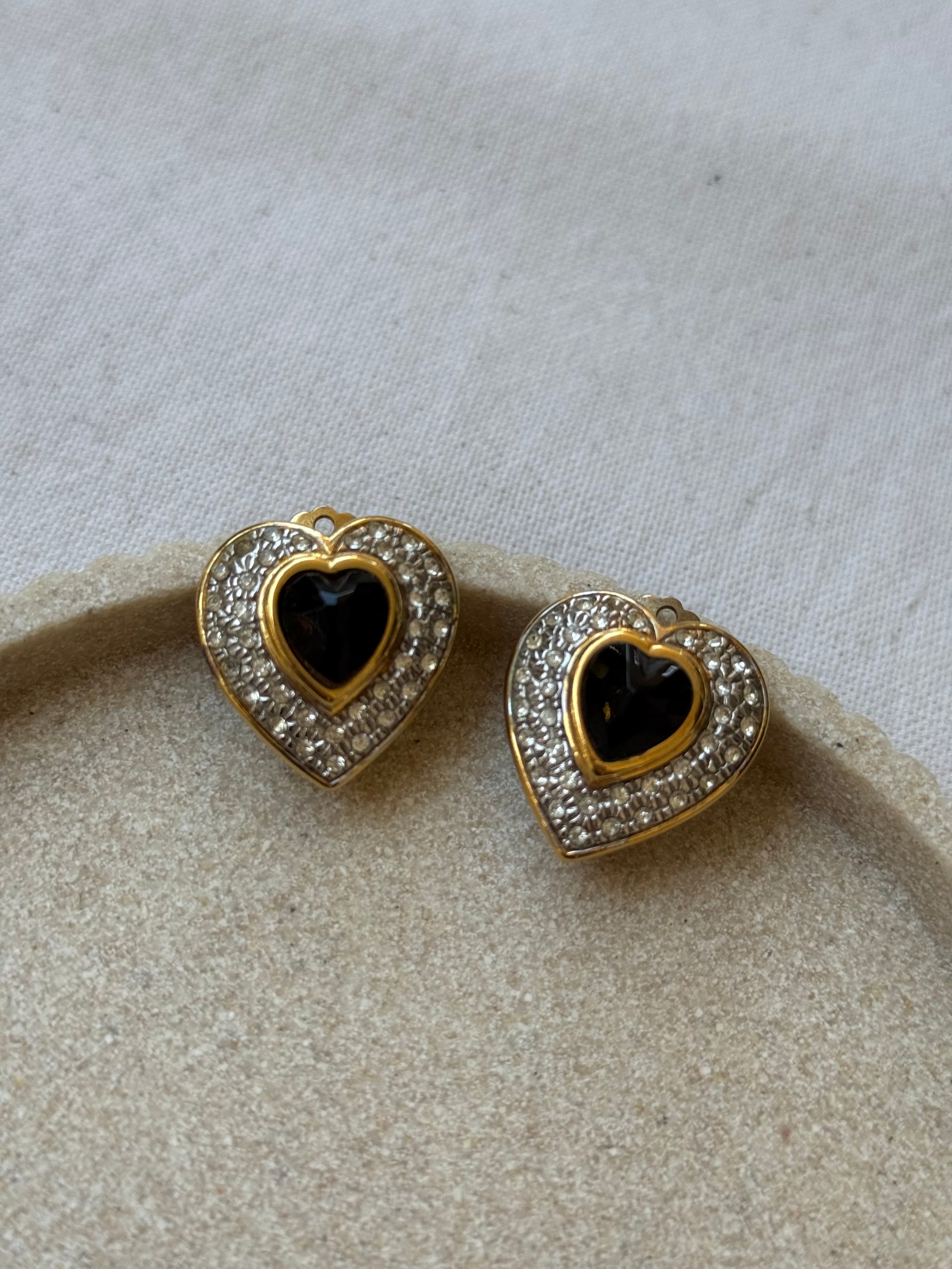 Vintage earrings - Rhinestone hearts and black cabochon