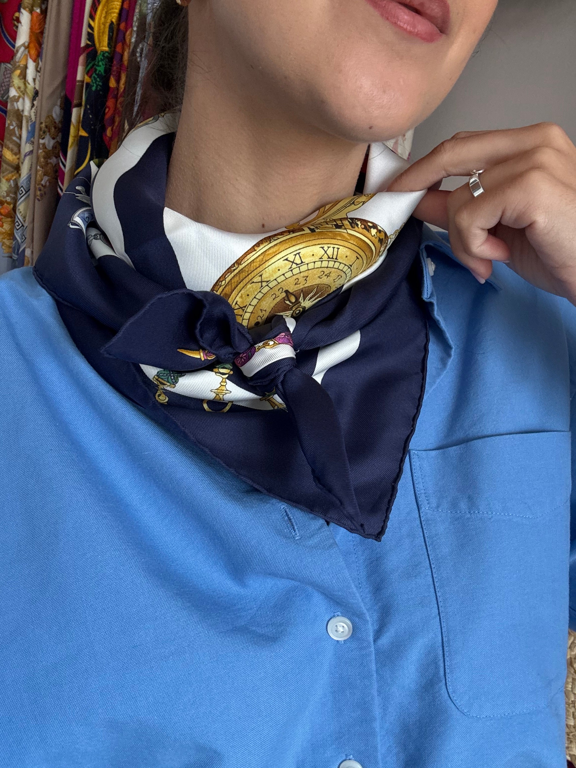 Foulard Hermès – Modèle La Ronde des Heures
