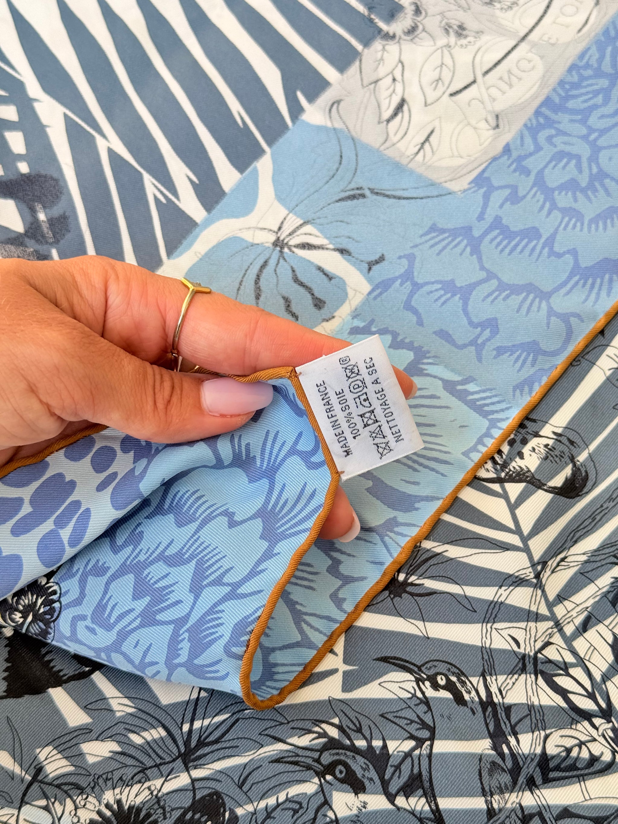 Foulard Hermès – Modèle Jungle Love au tampon