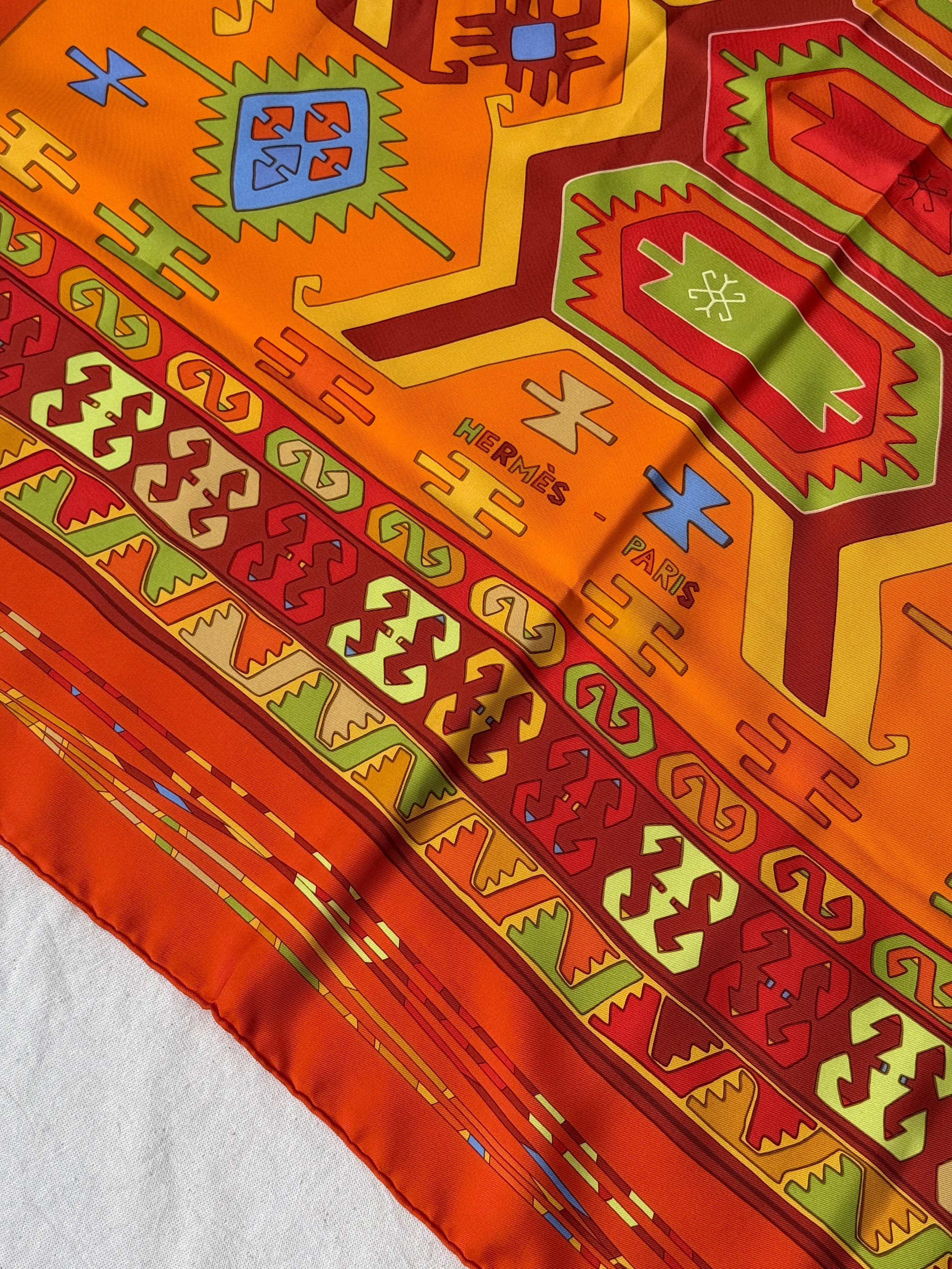 Foulard Hermès – Modèle Kilim