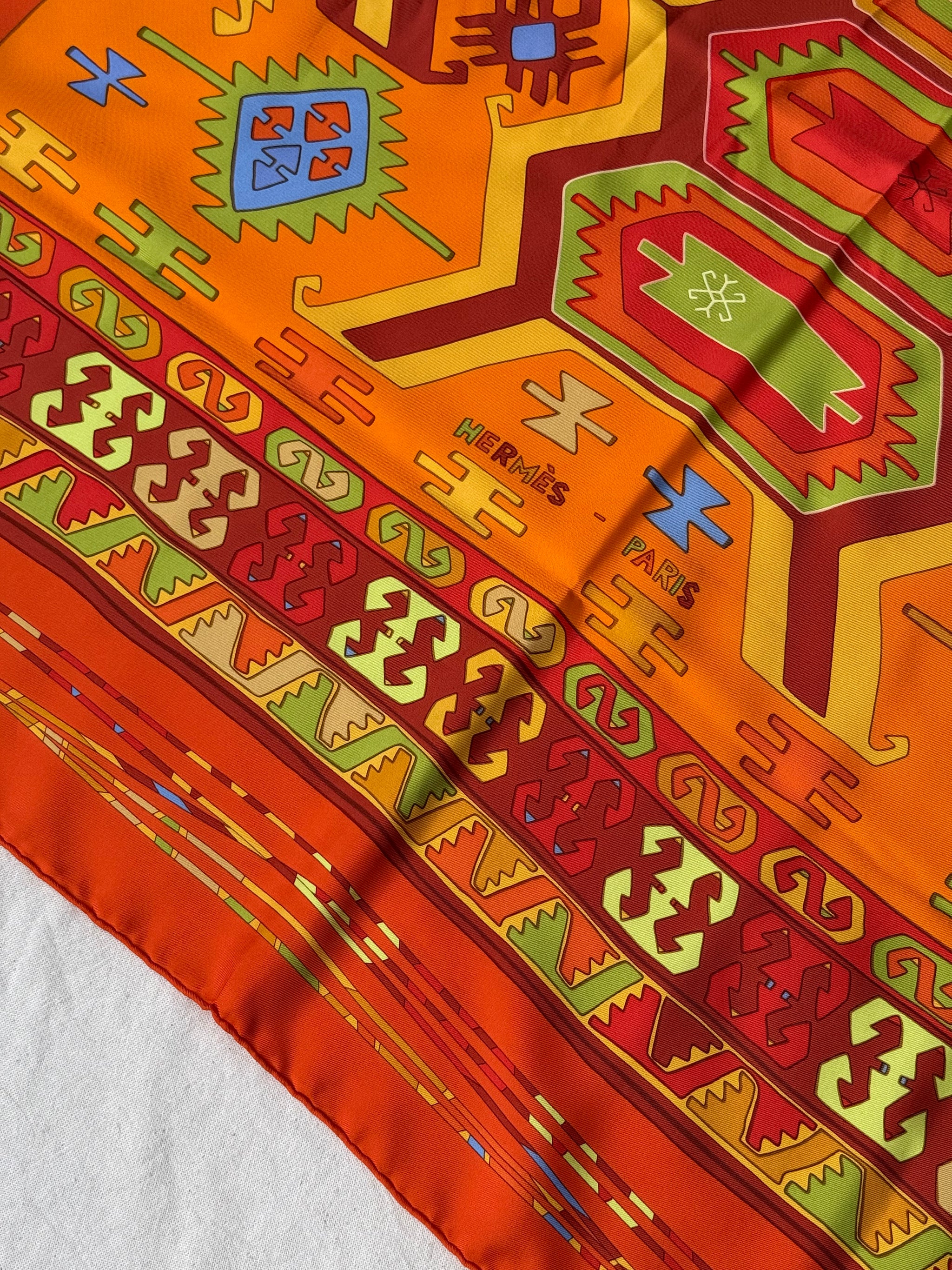Foulard Hermès – Modèle Kilim