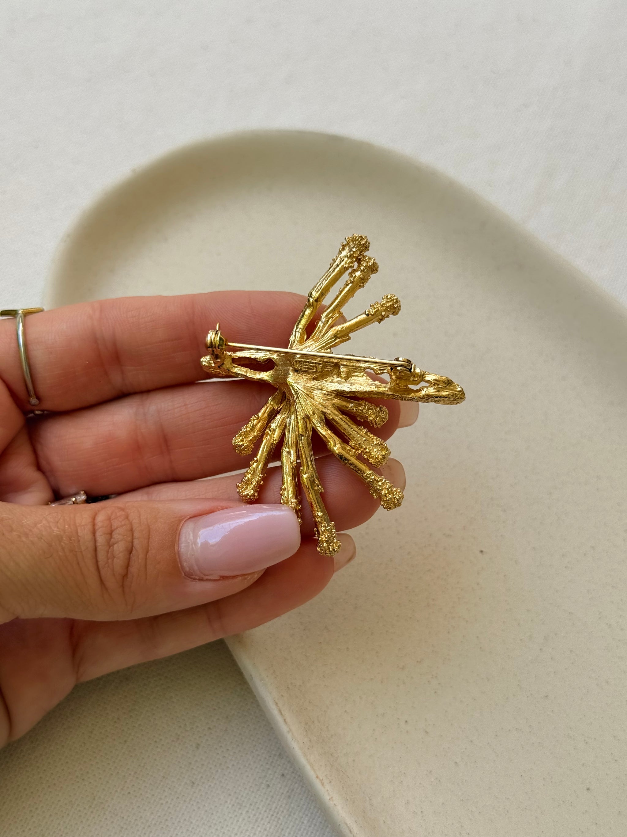Broche vintage - Fleur dorée
