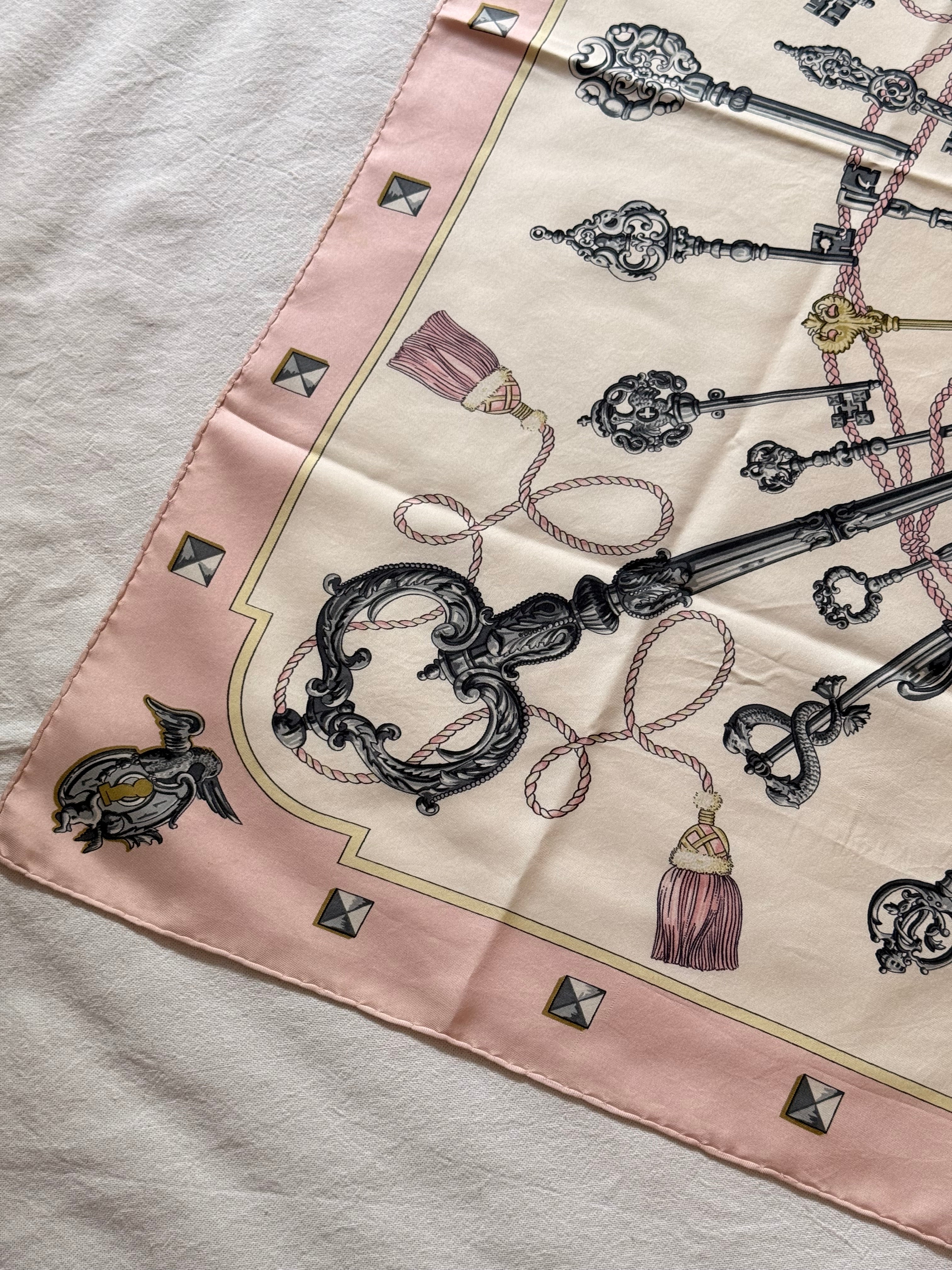 Foulard Hermès – Modèle Les Clés