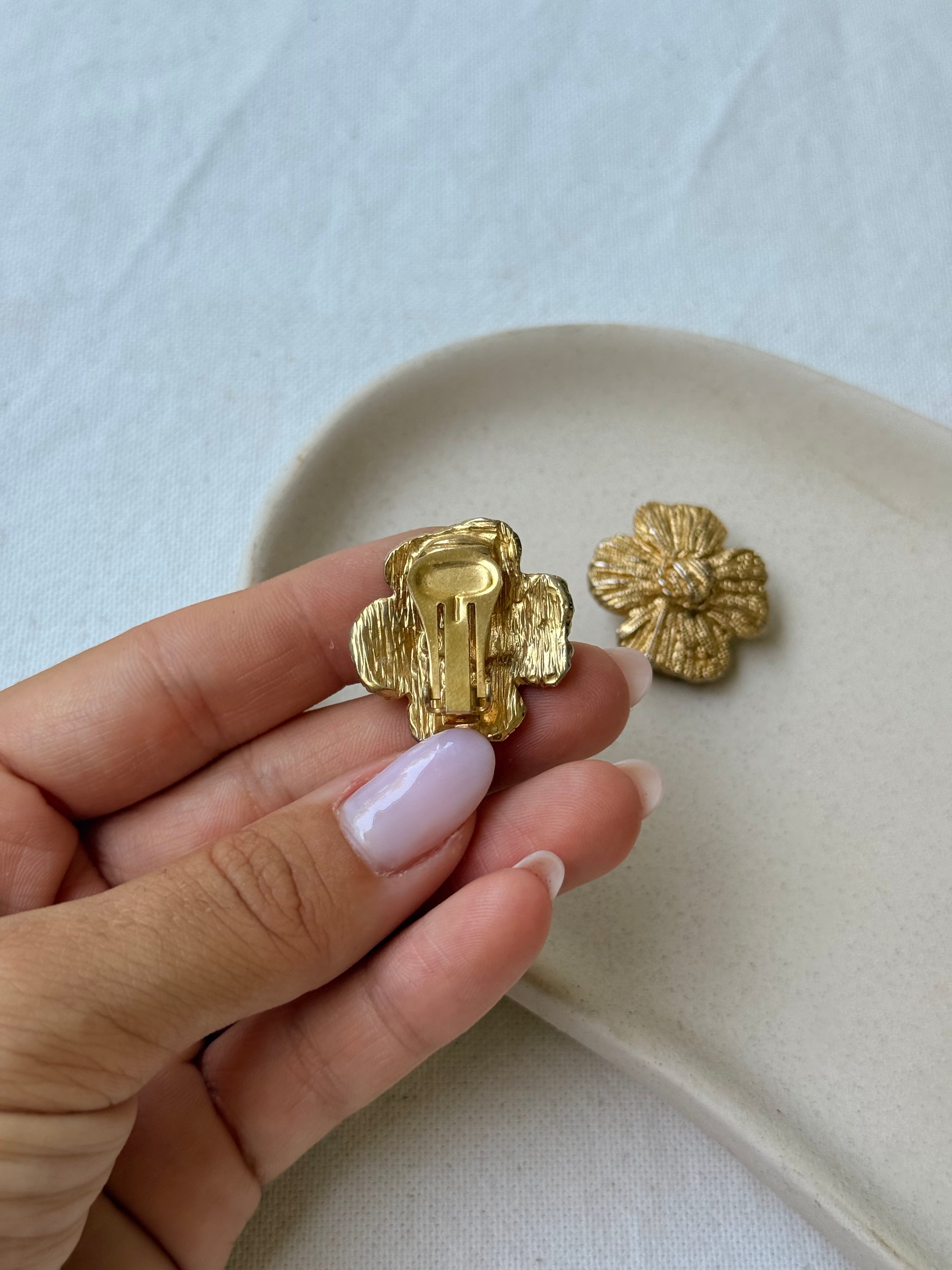 Boucles d’oreilles vintage fleurs dorées