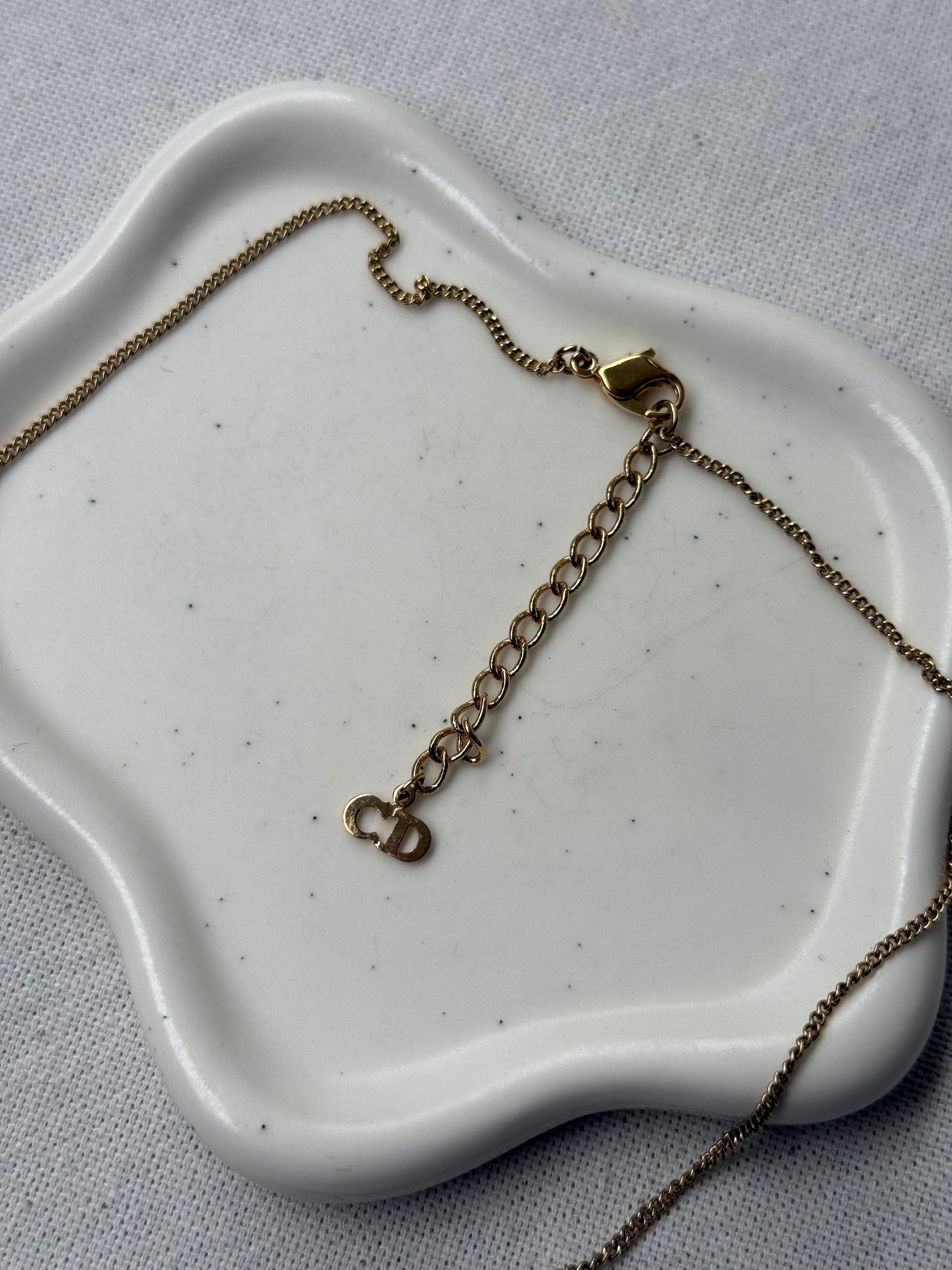 Collier Christian Dior vintage - Médaillon inscription CD