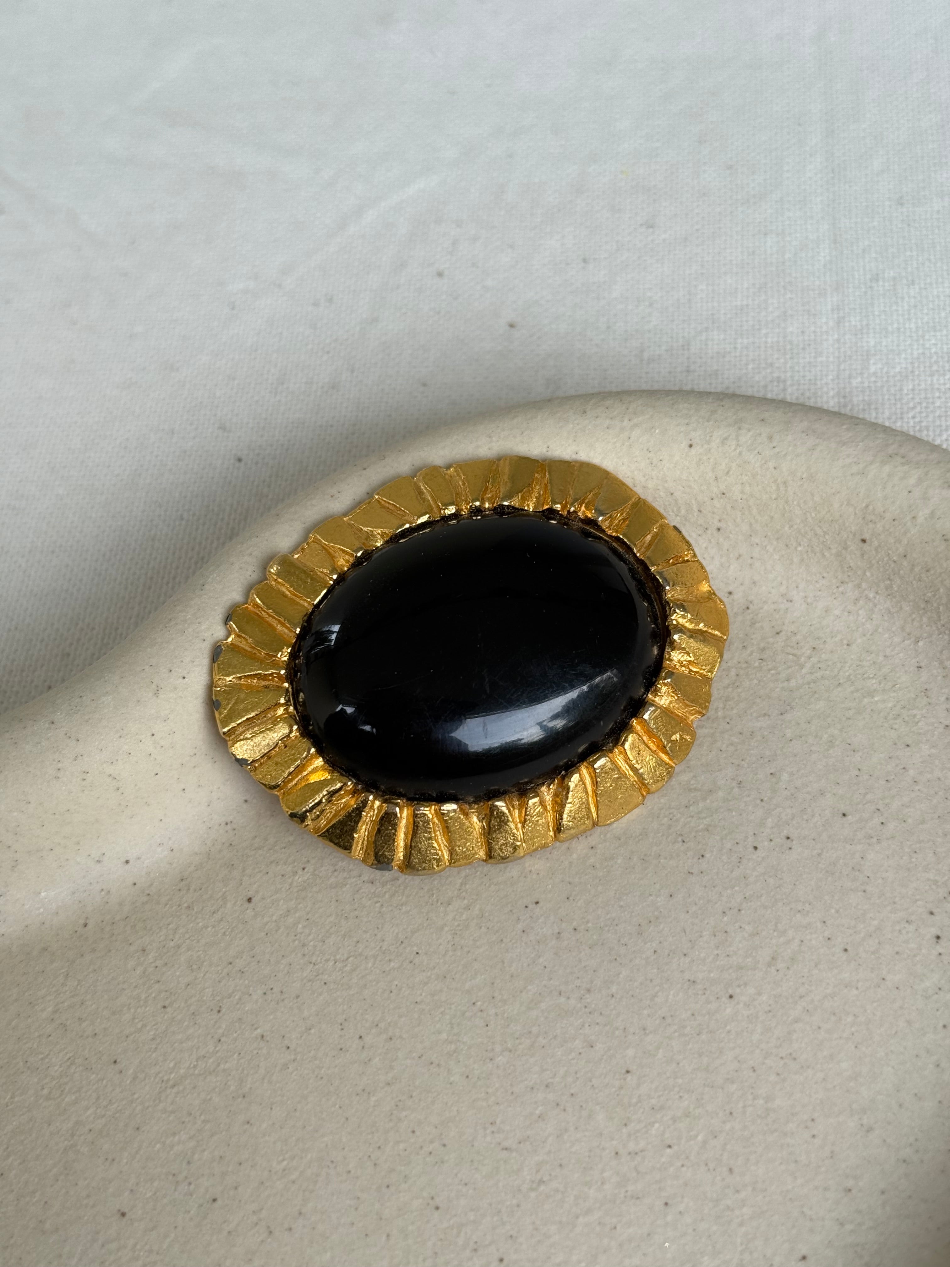 Vintage Poggi Brooch - Black cabochon and textured gold-tone setting