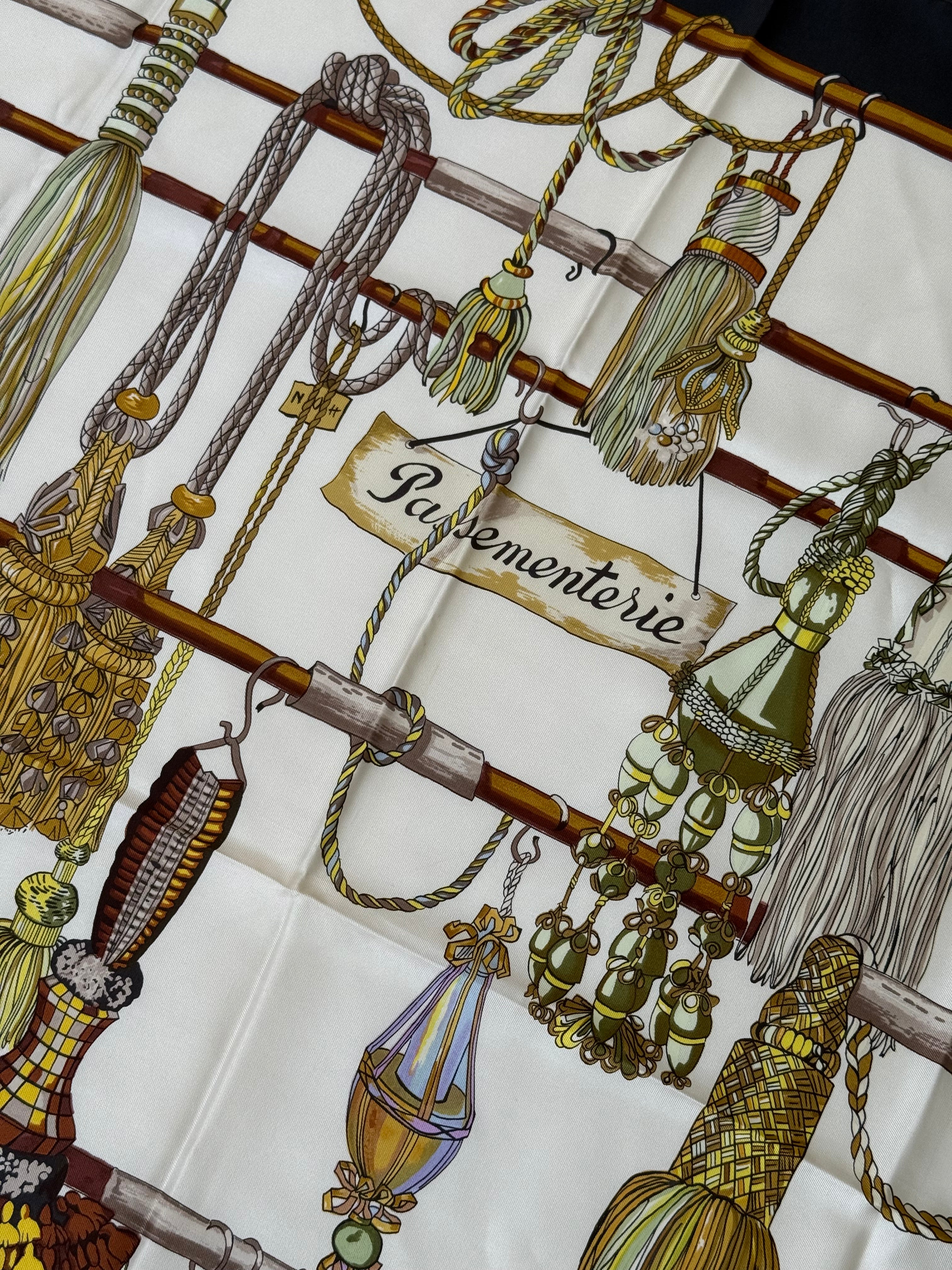 Foulard Hermès – Modèle Passementerie
