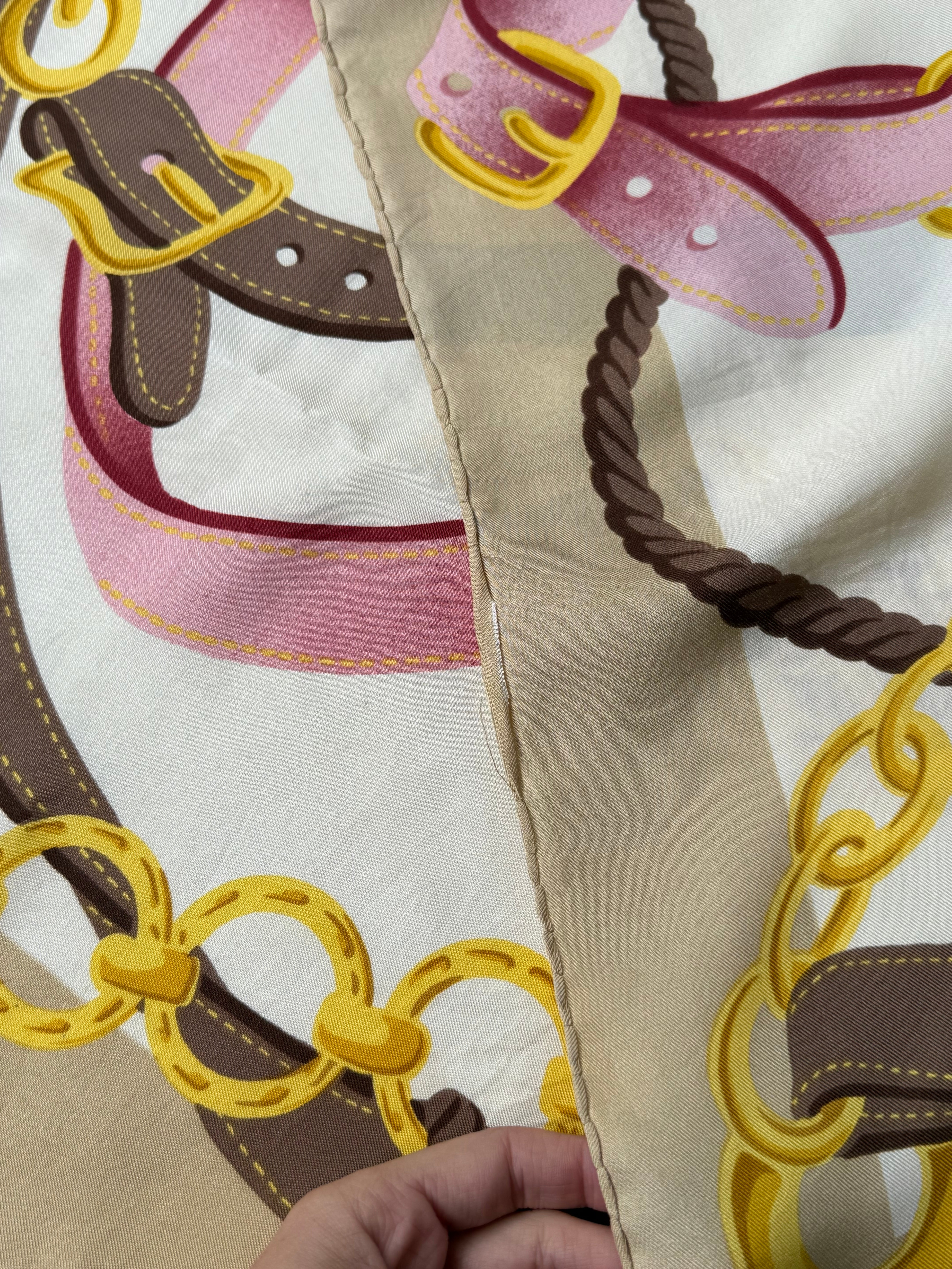 Foulard Céline – Chaînes et harnais