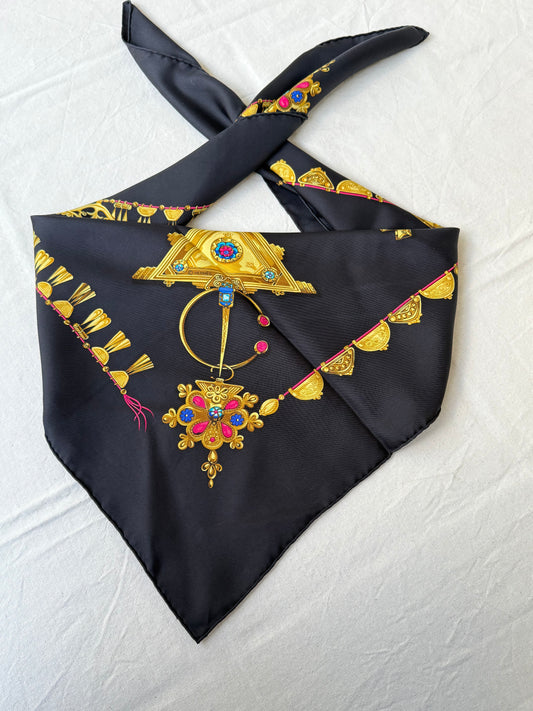 Foulard Hermès – Modèle Parures des Sables