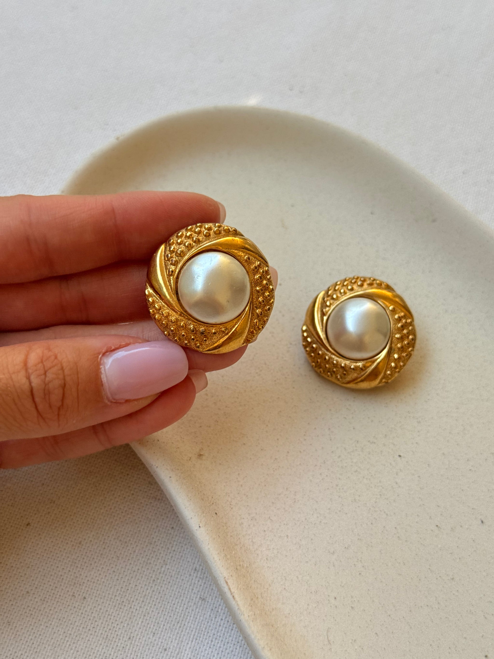 Boucles d’oreilles Agatha vintage - Rondes dorées et perles