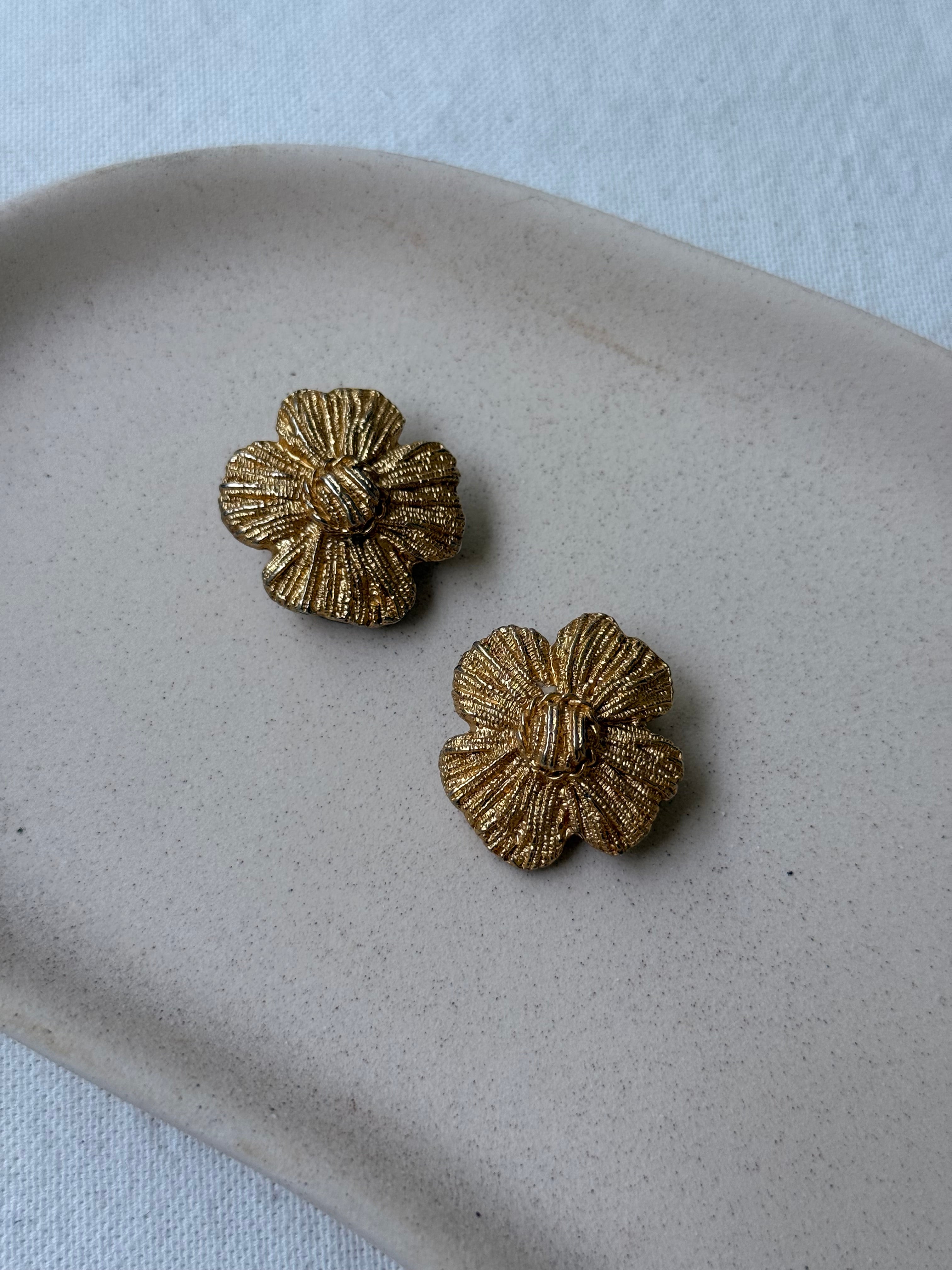 Boucles d’oreilles vintage fleurs dorées