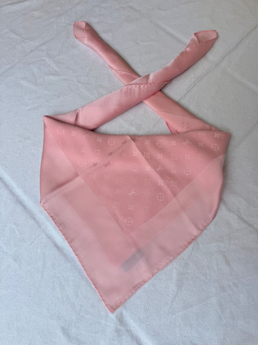 Foulard Louis Vuitton – Motifs monogramme rose