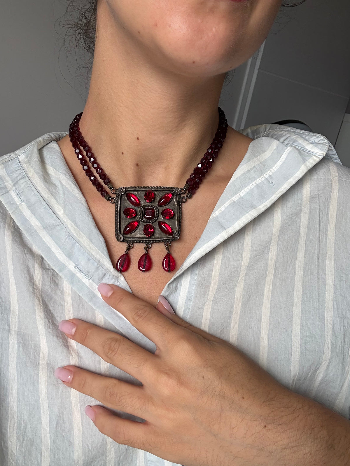 Collier Franck Herval vintage - Perles facettées rouges et pendentif