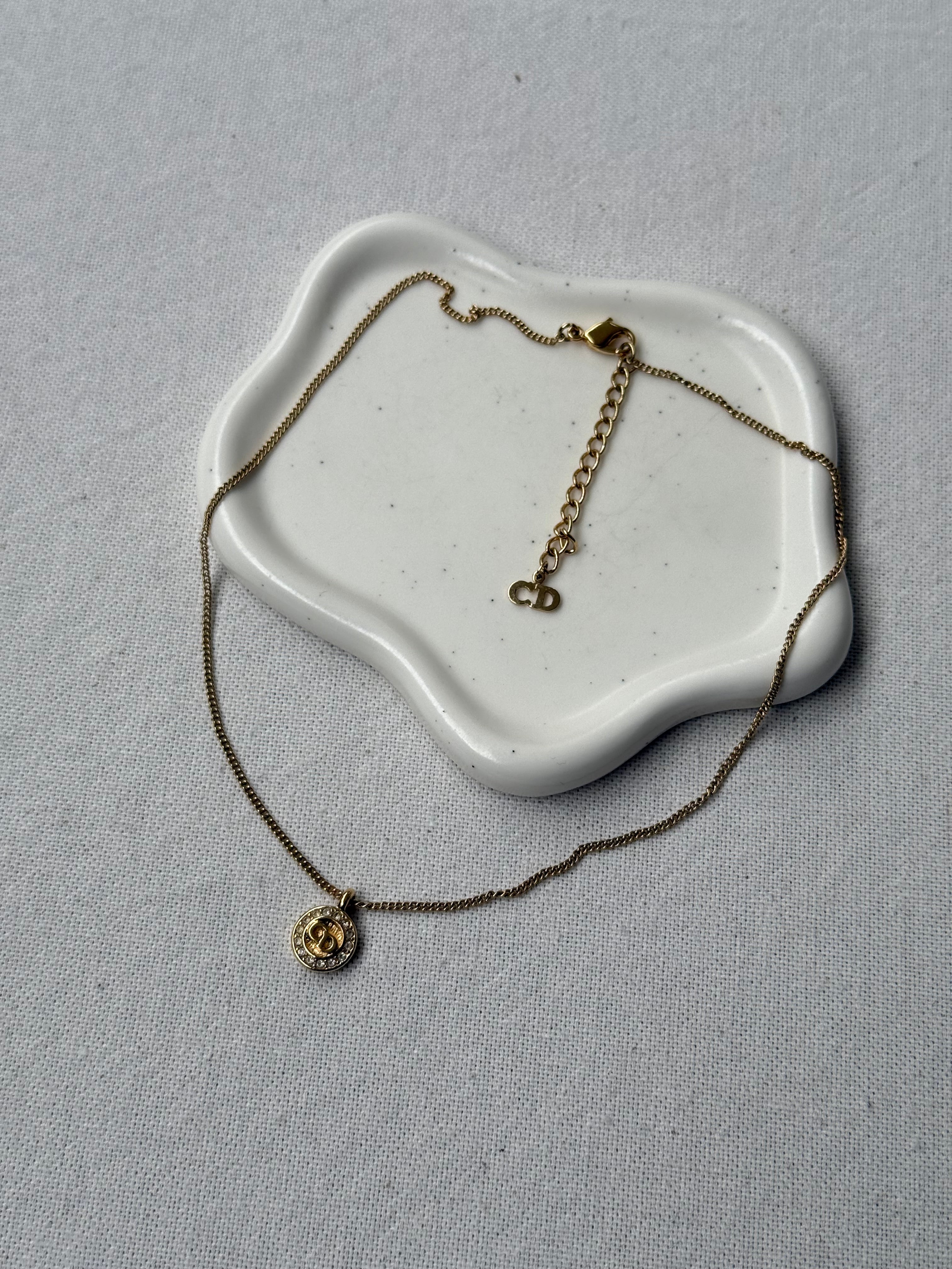 Collier Christian Dior vintage - Médaillon inscription CD