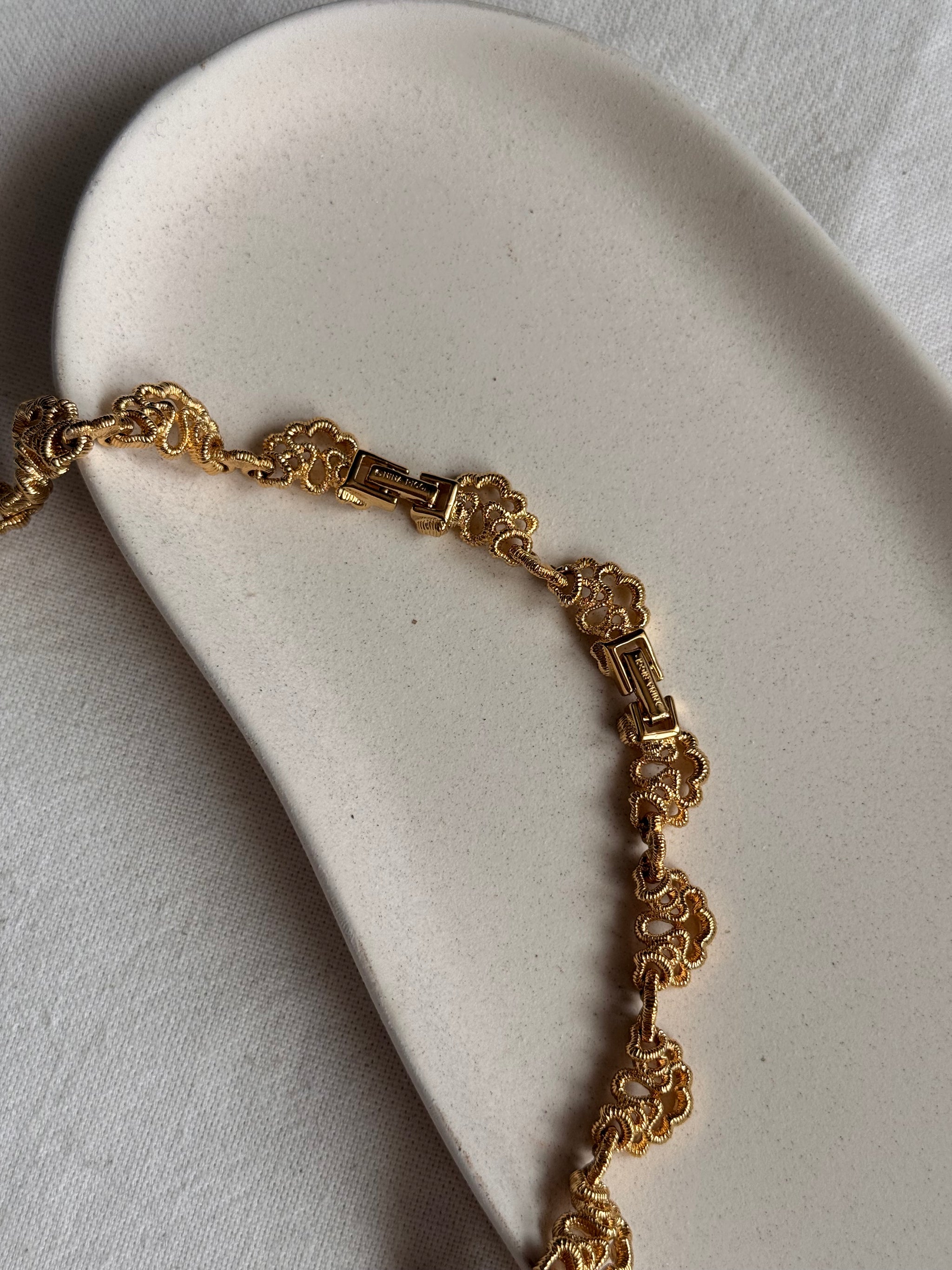 Collier Nina Ricci vintage - Dentelle travaillée dorée