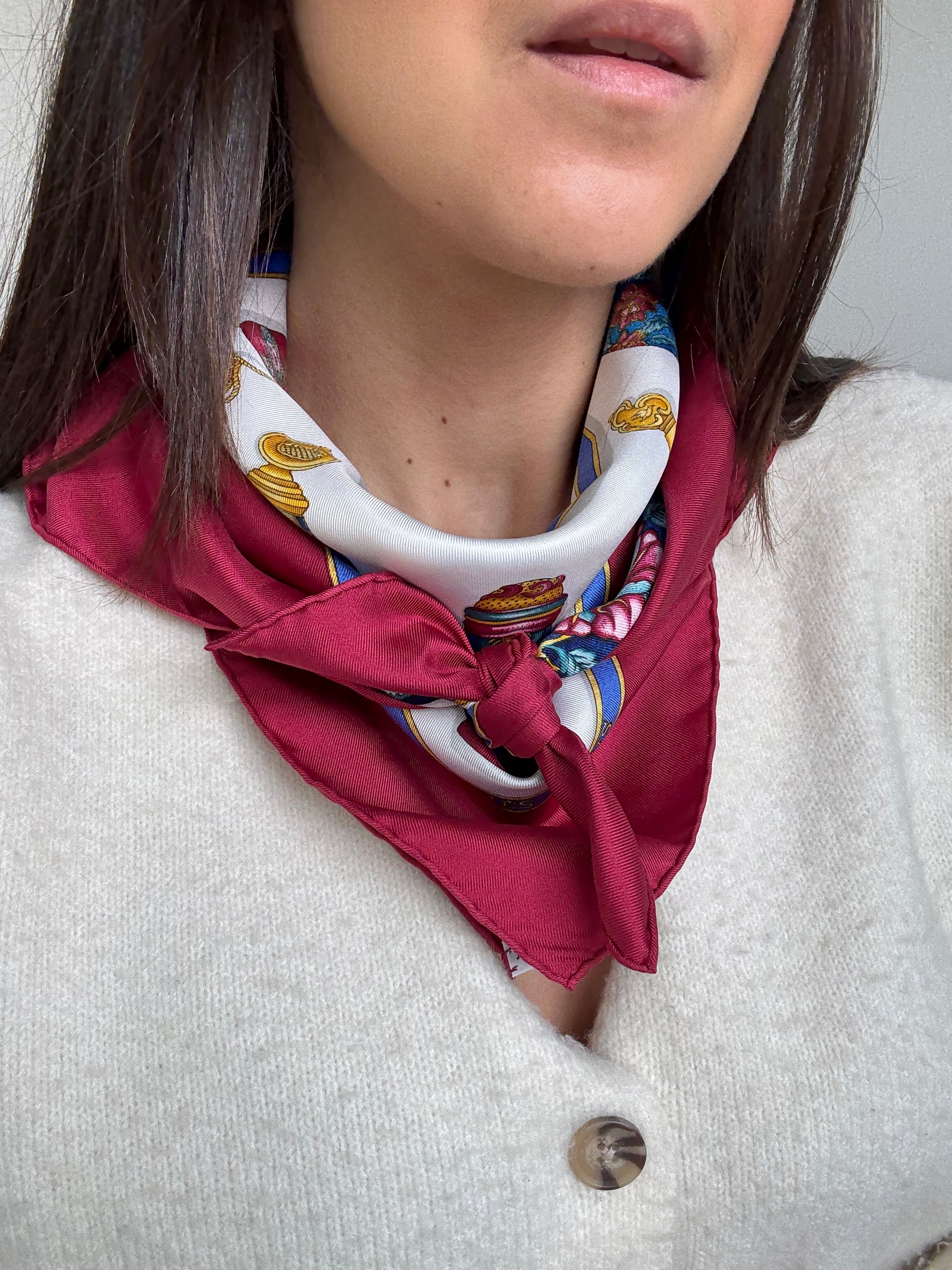 Foulard Hermès – Modèle Qu’importe Le Flacon