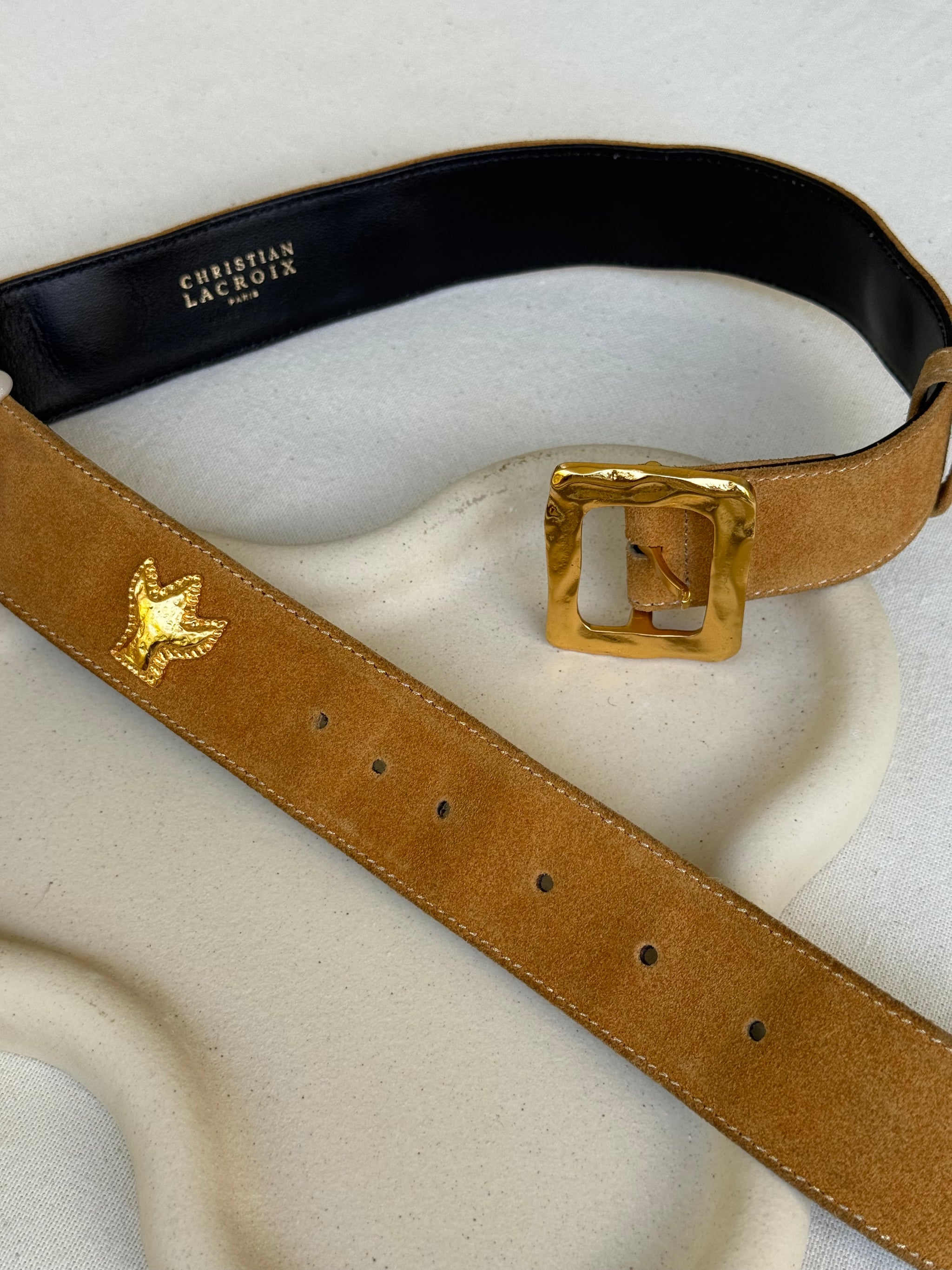 Ceinture Christian Lacroix vintage - Daim camel et empiècements dorés