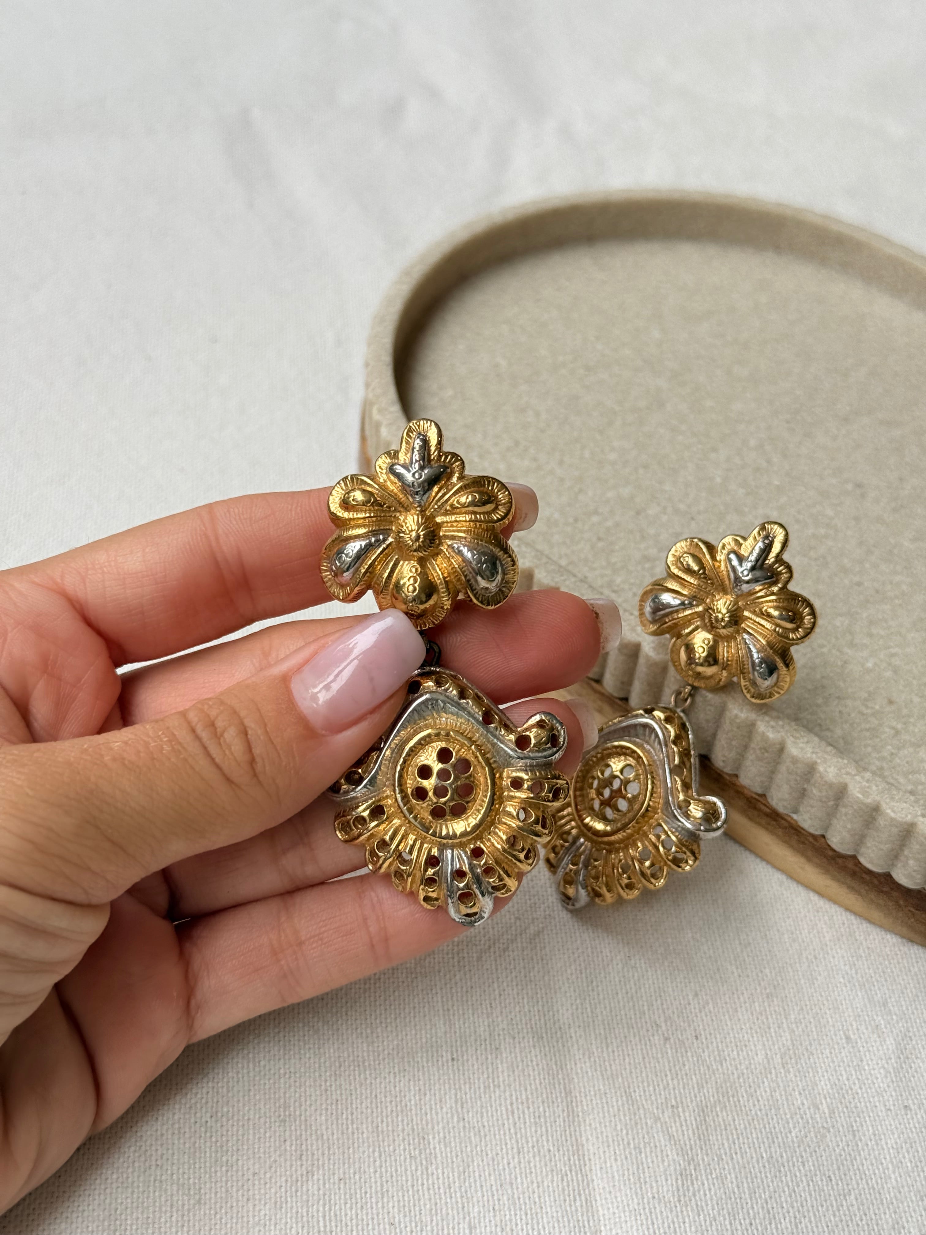 Boucles d’oreilles Nina Ricci vintage - Pendants dorés et argentés