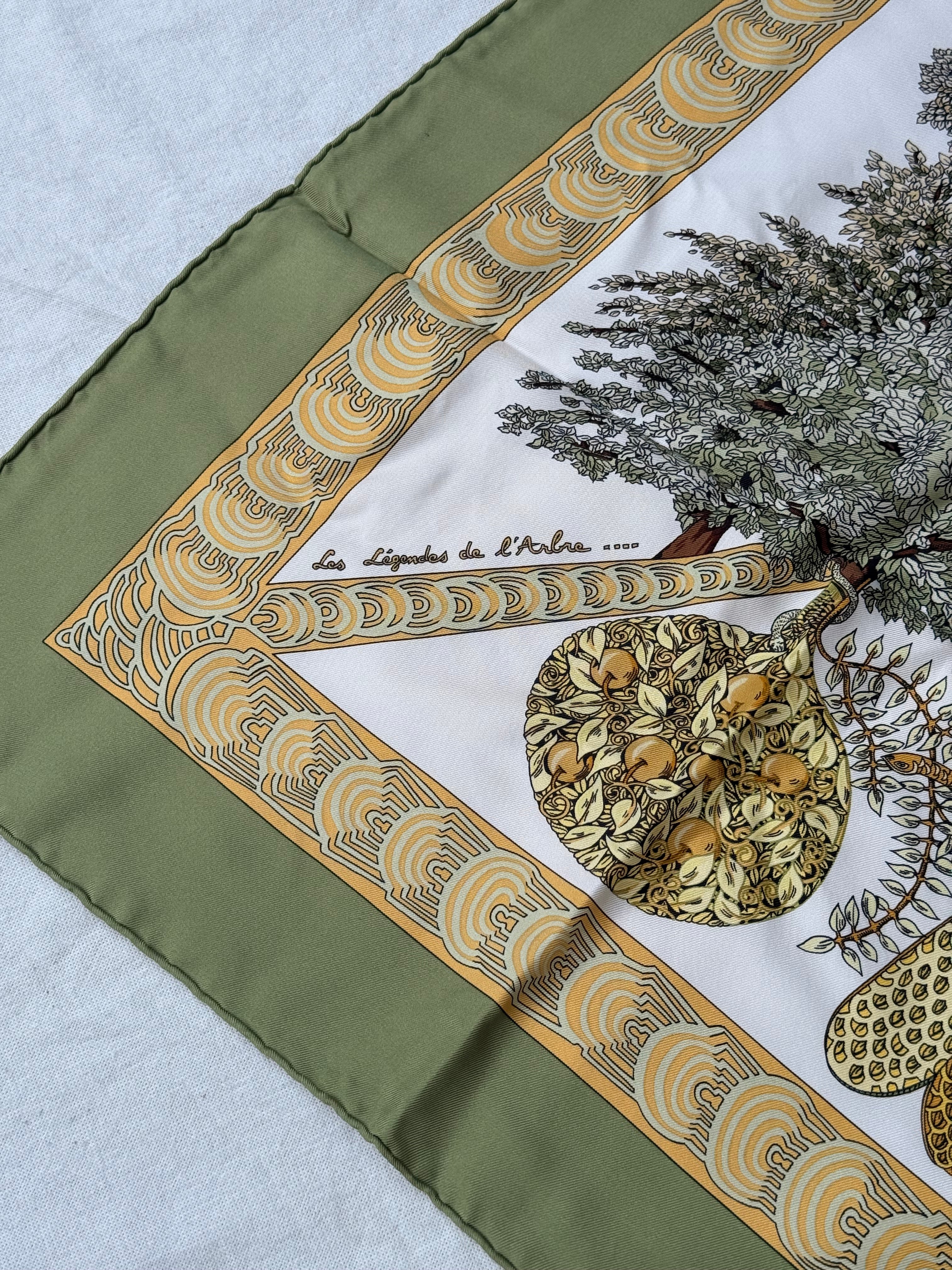 Foulard Hermès – Modèle Les légendes de l'arbre