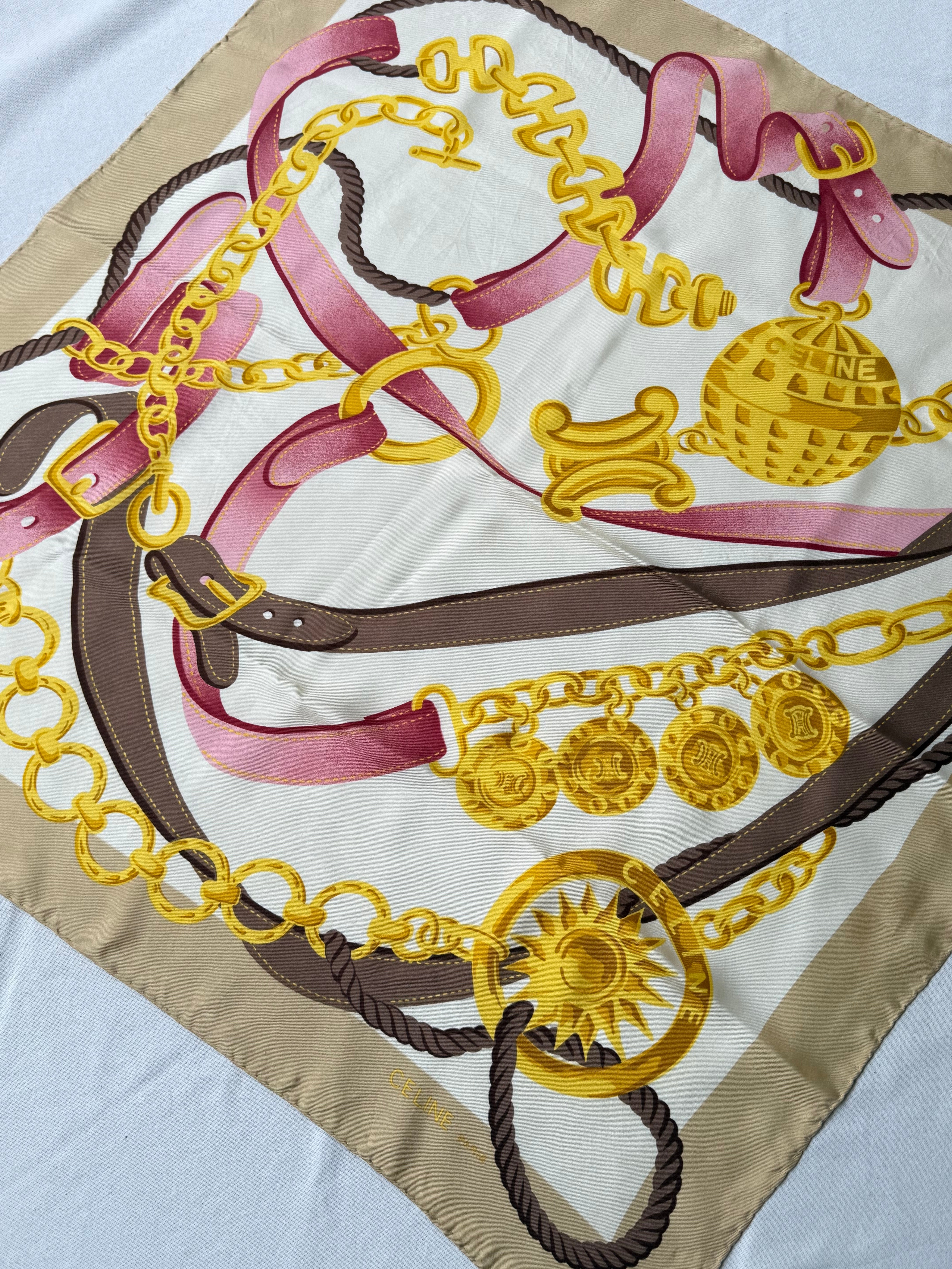 Foulard Céline – Chaînes et harnais