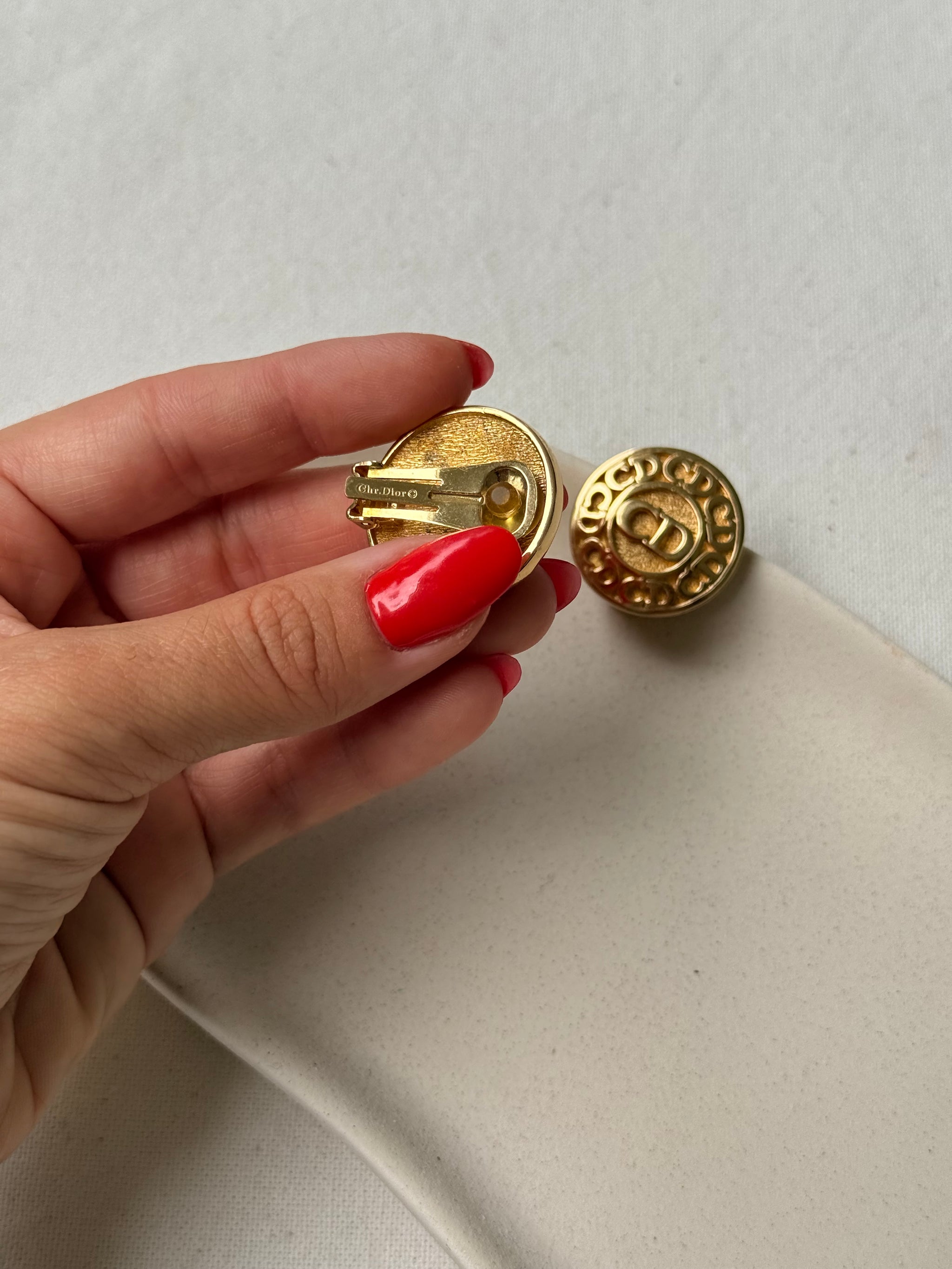 Boucles d’oreilles Christian Dior vintage - Logo CD
