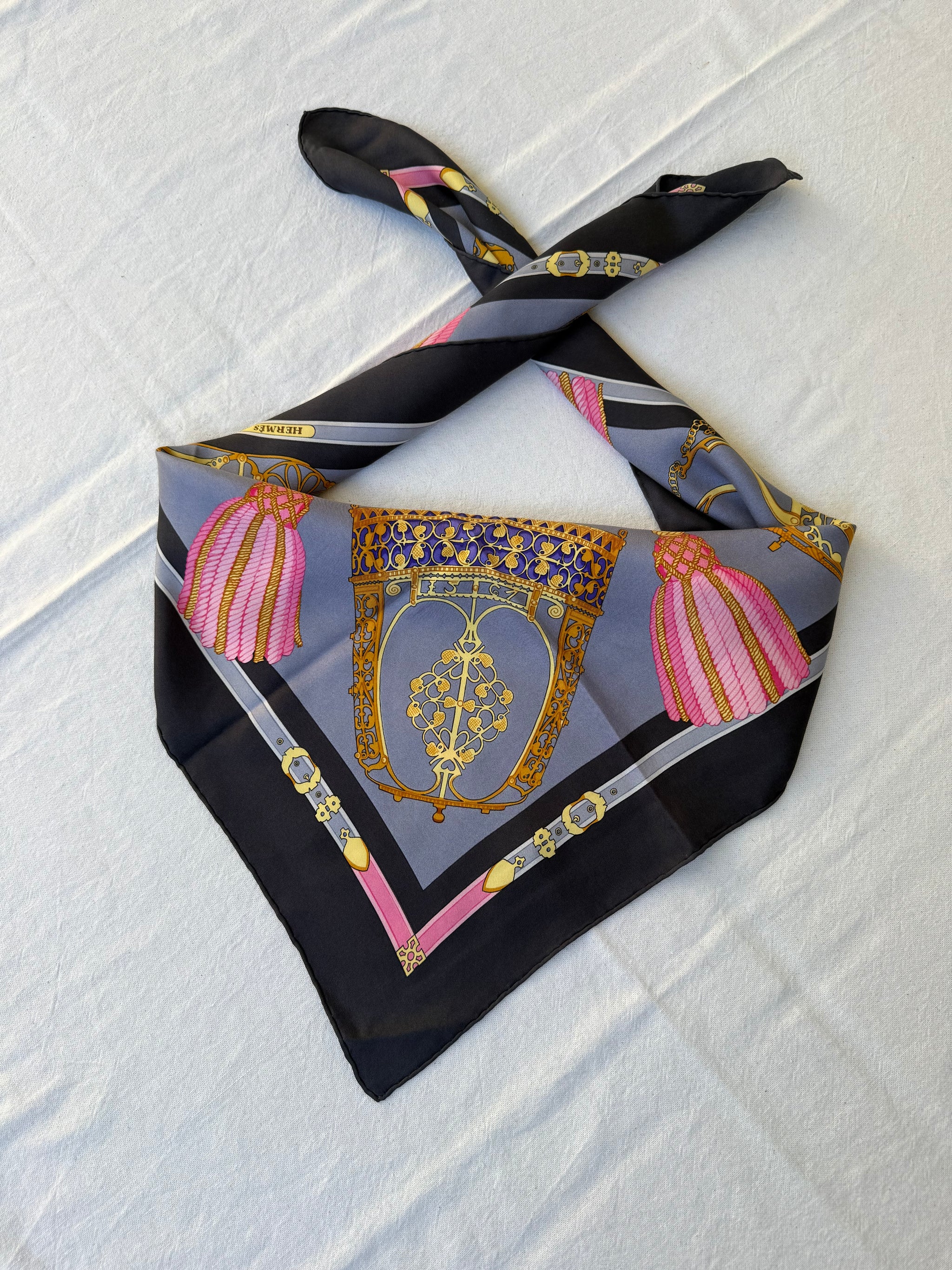 Foulard Hermès – Modèle Les Muserolles