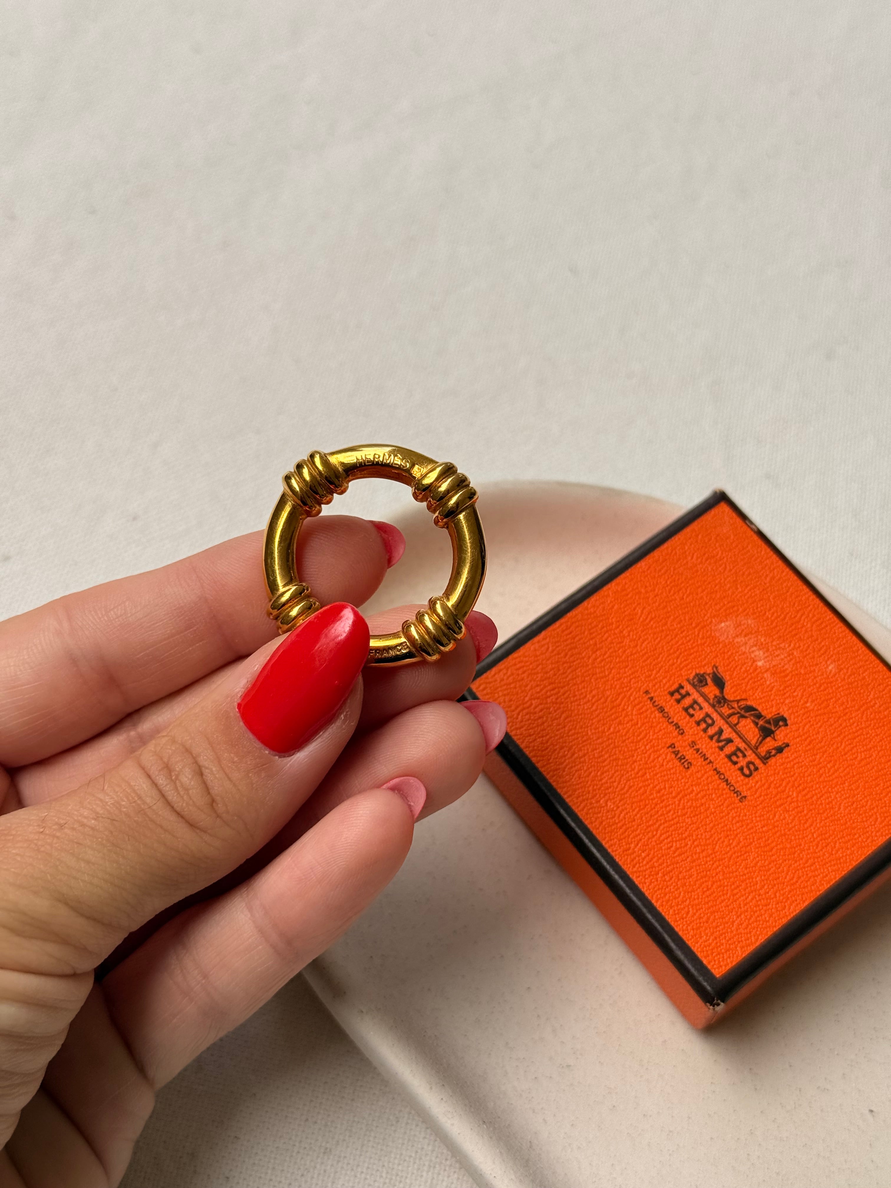 Anneau de foulard Hermès - modèle bouée dorée