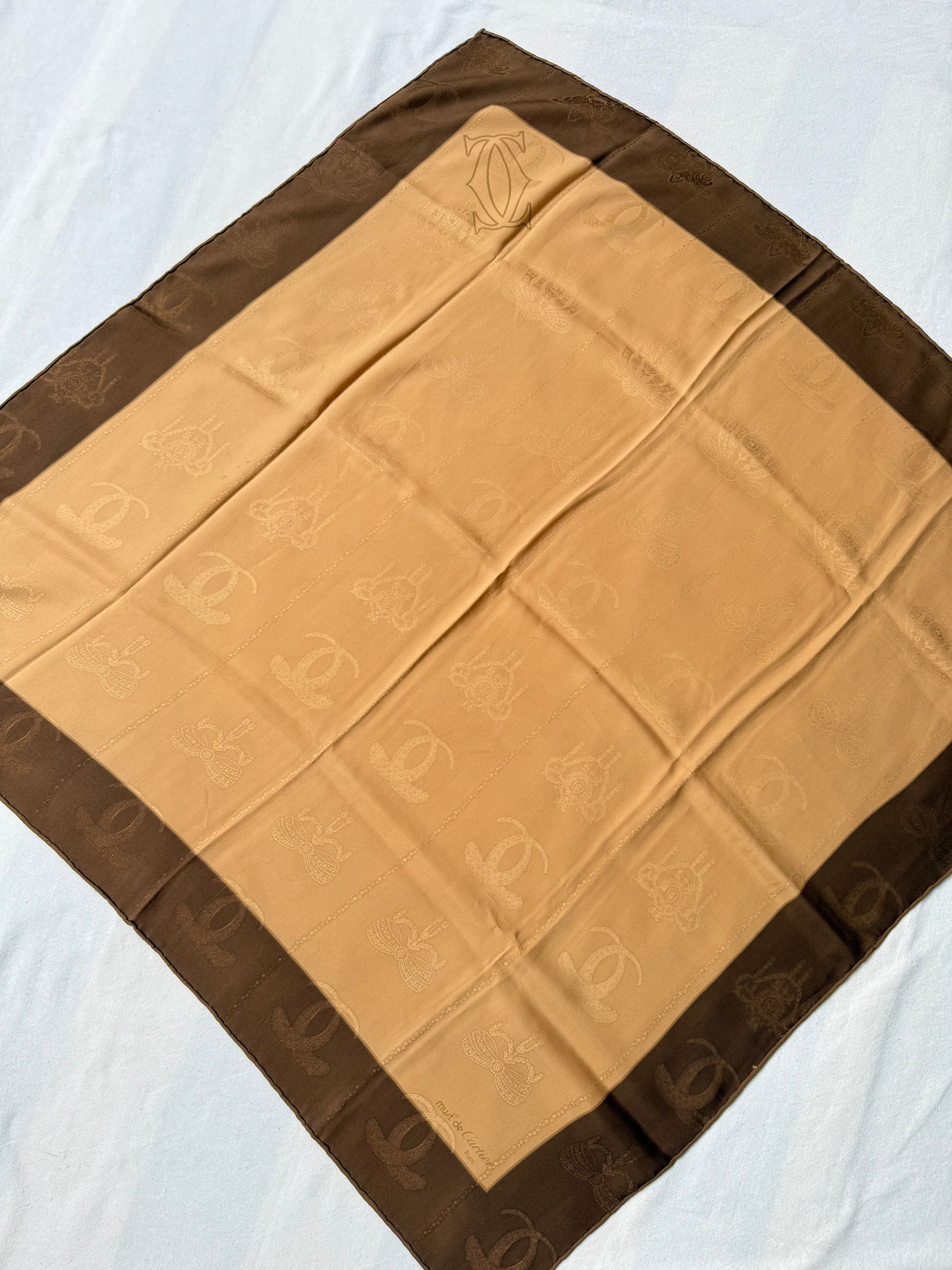Foulard Cartier – Camel et Marron avec surpiqûres