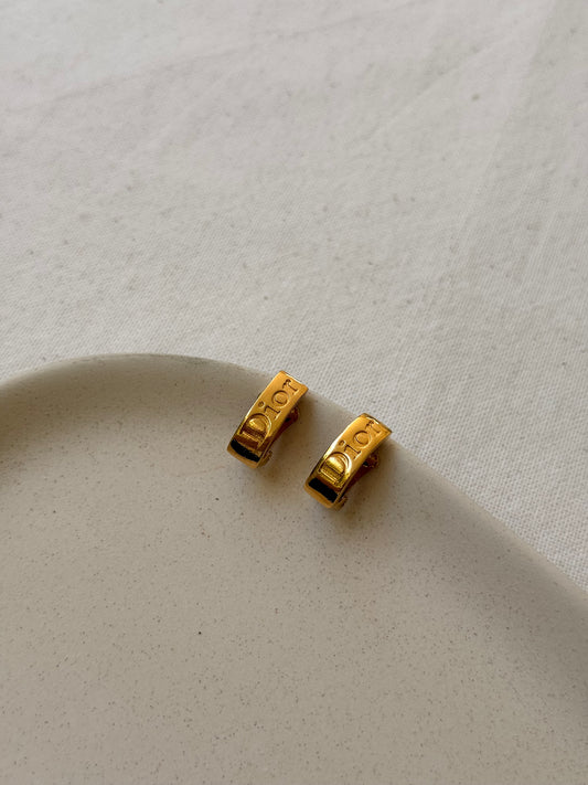 Boucles d’oreilles Christian Dior vintage - Créoles dorées inscription Dior