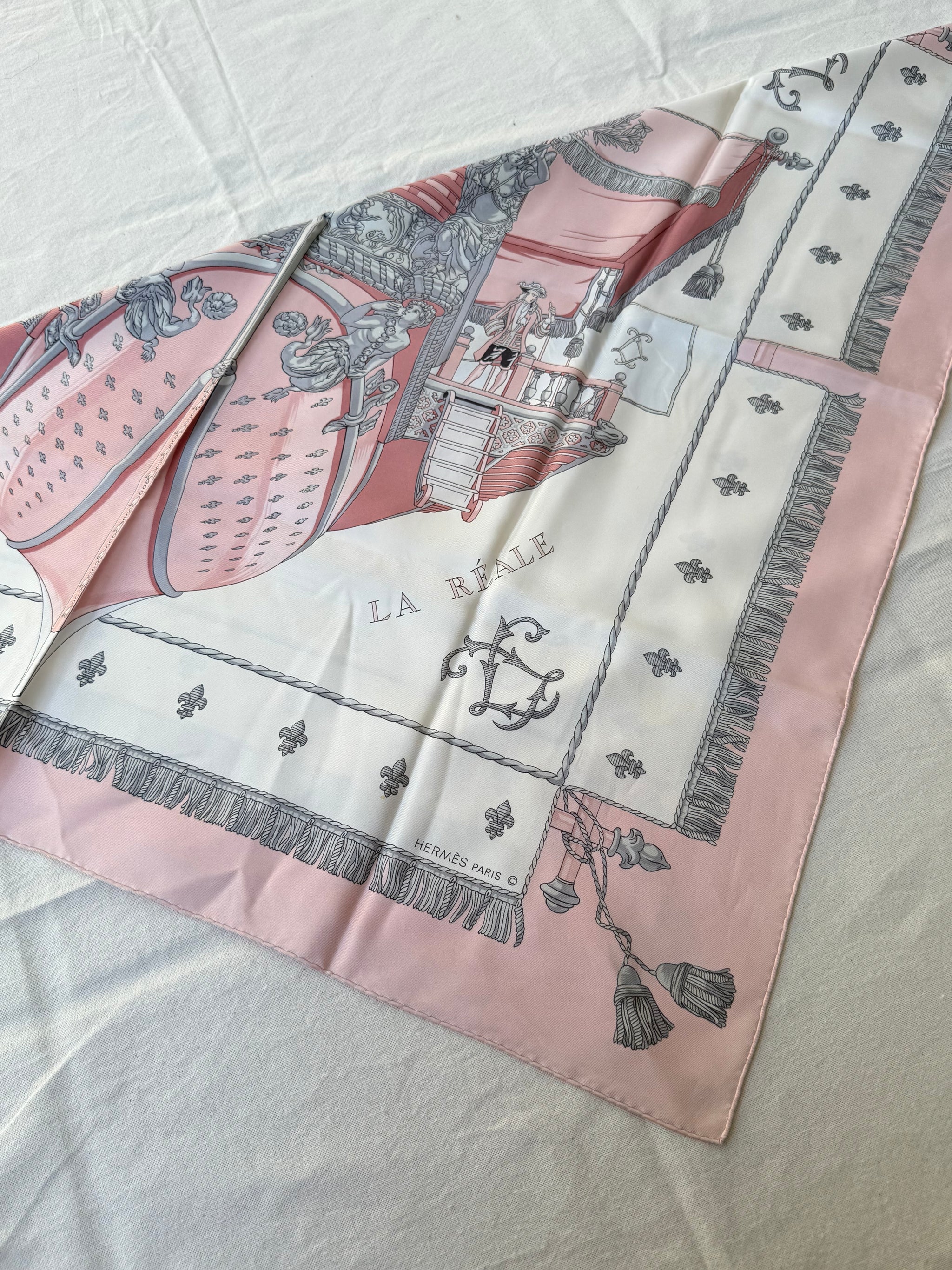 Foulard Hermès – Modèle Vue du Carrosse de la Galère La Réale
