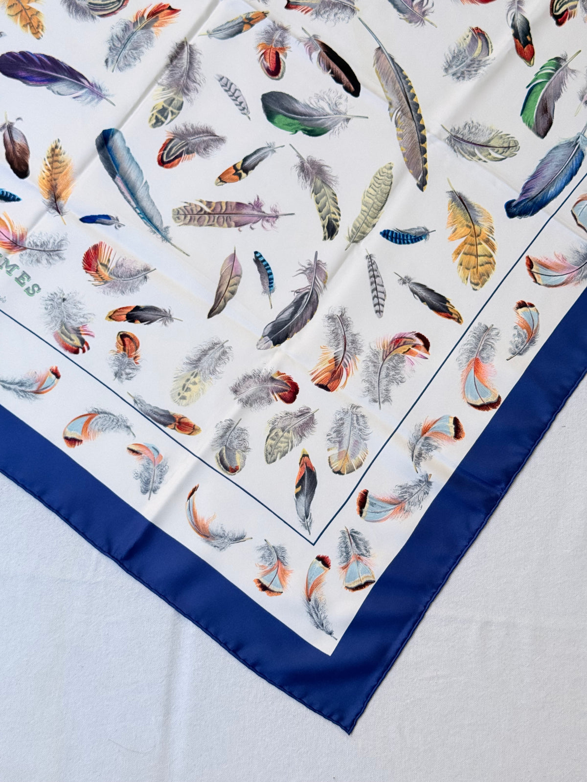 Foulard Hermès – Modèle Plumes
