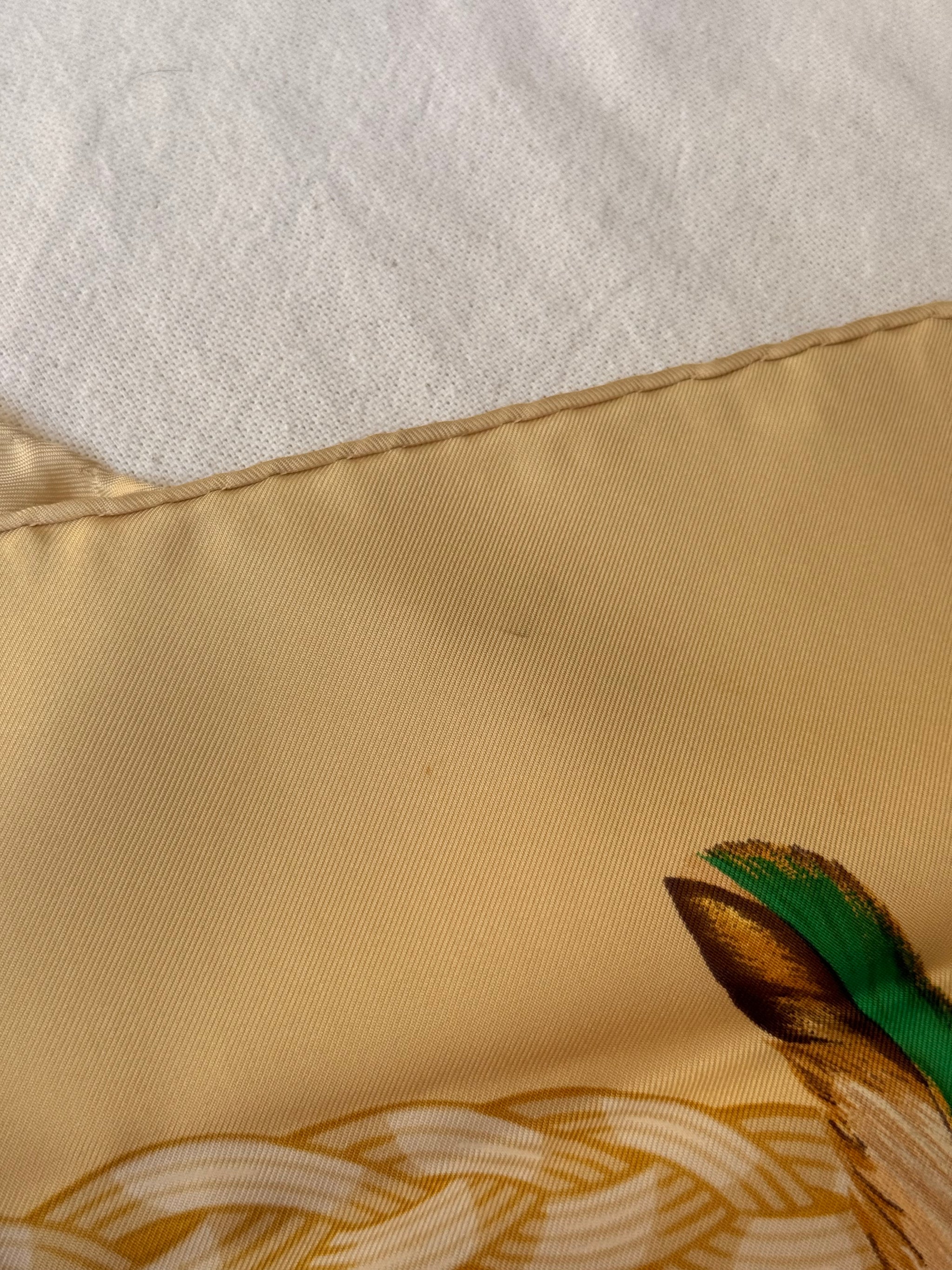 Foulard Hermès – Modèle Couvée d'Hermès
