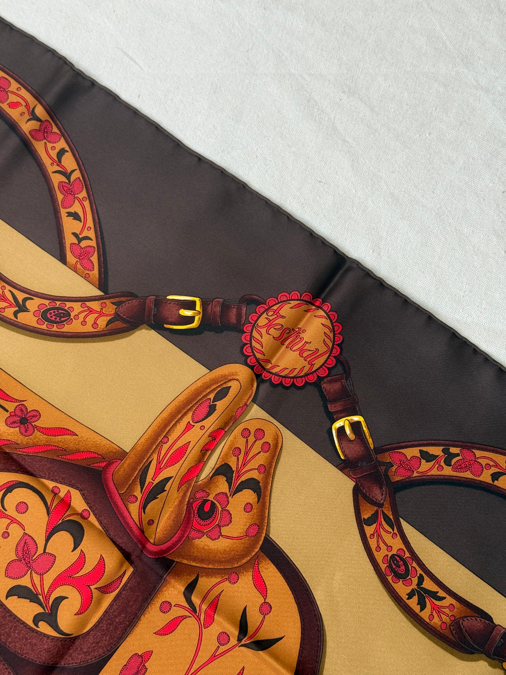 Foulard Hermès – Modèle Festival
