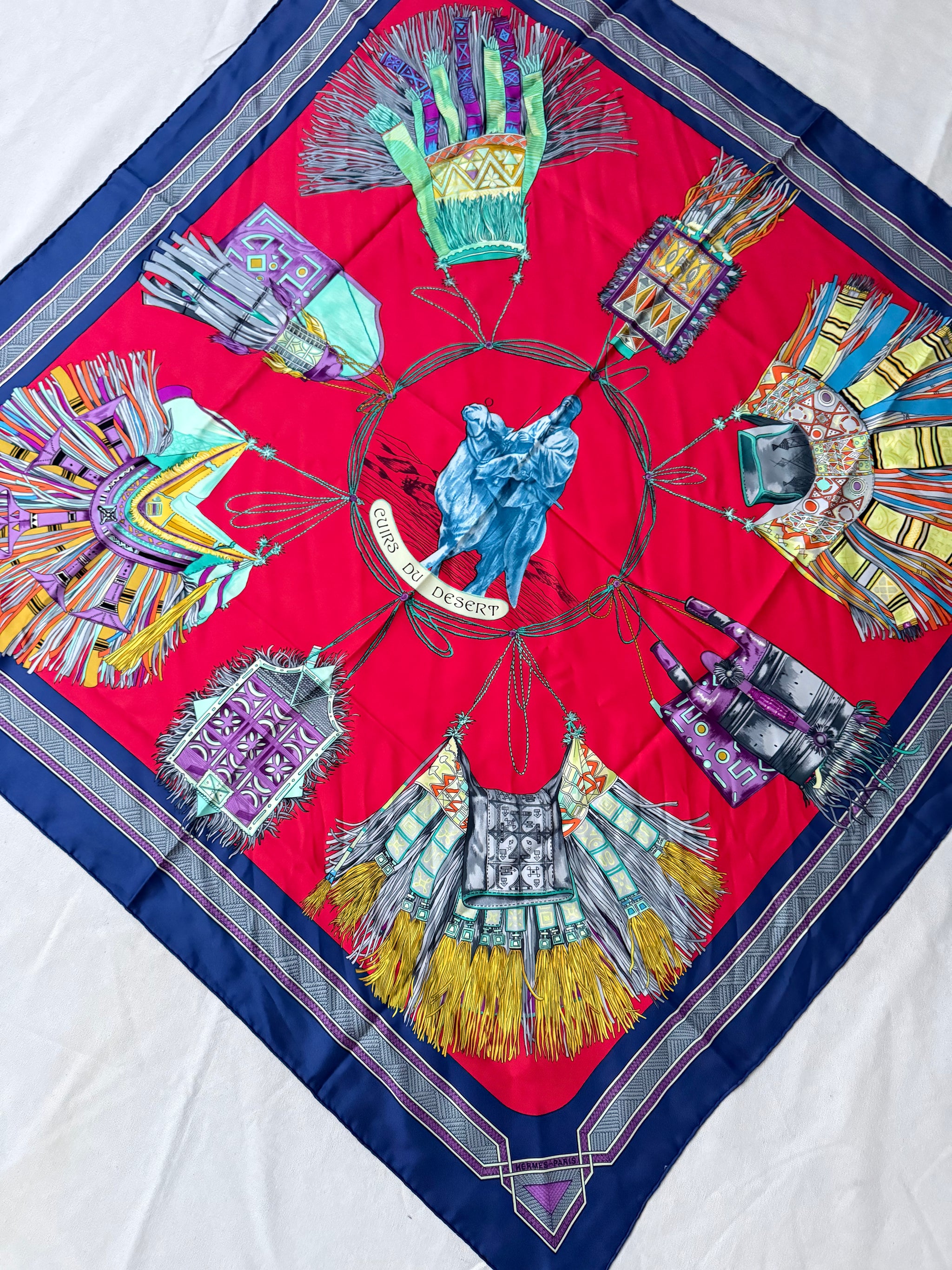 Foulard Hermès – Modèle Cuirs du désert