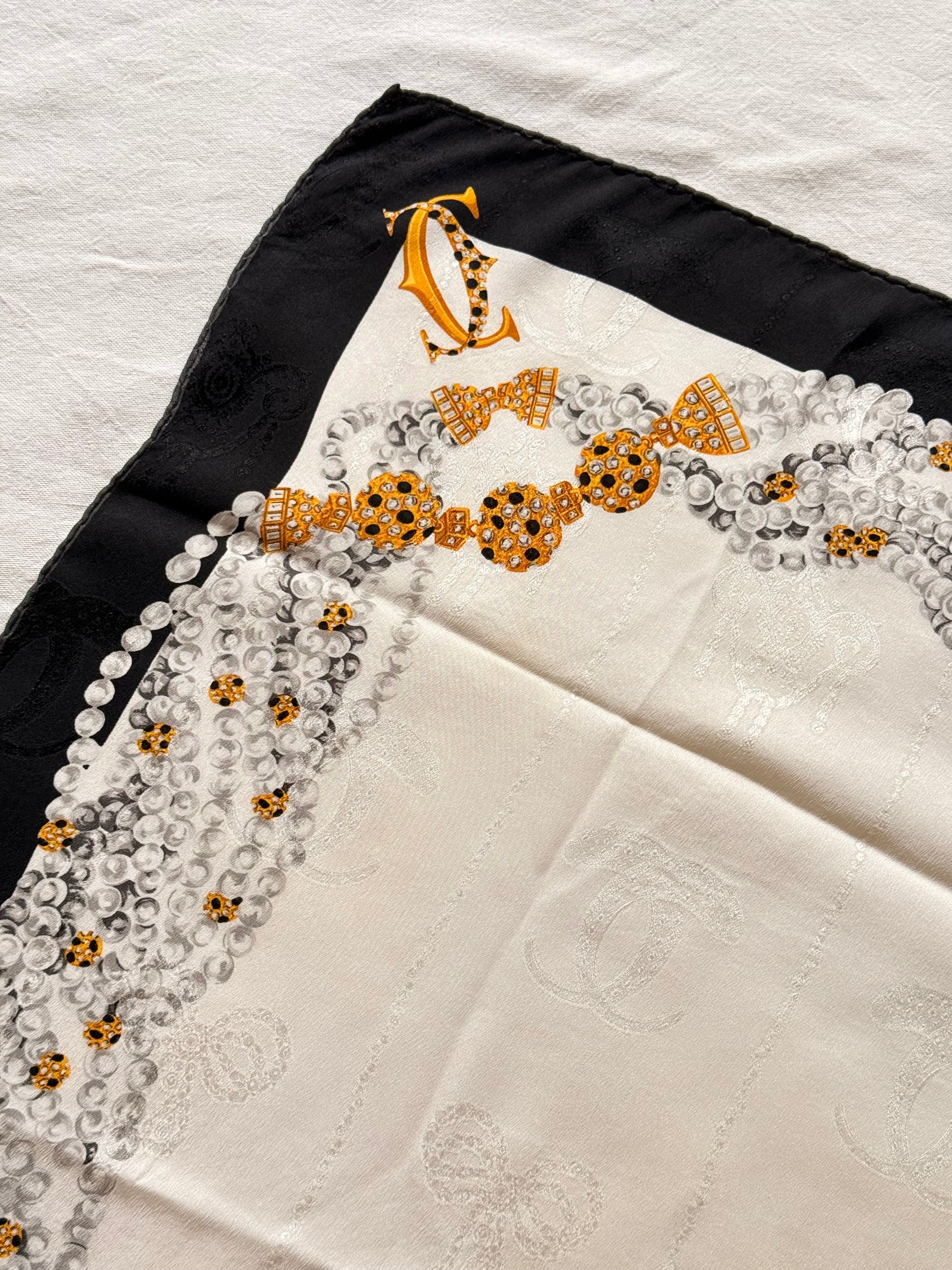 Foulard Cartier – Motif panthère et bijouterie