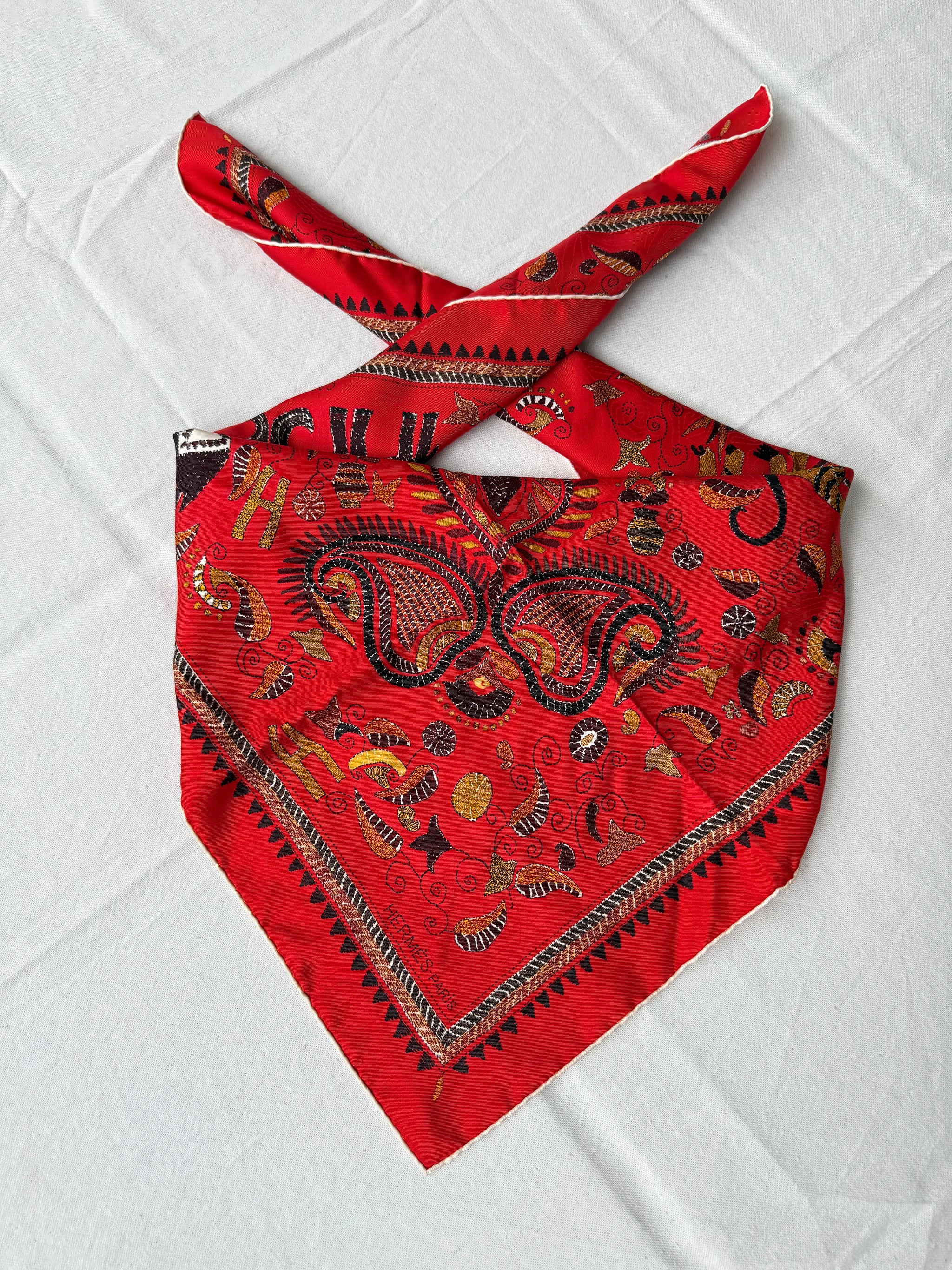 Foulard Hermès – Modèle Carré Kantha (rare)