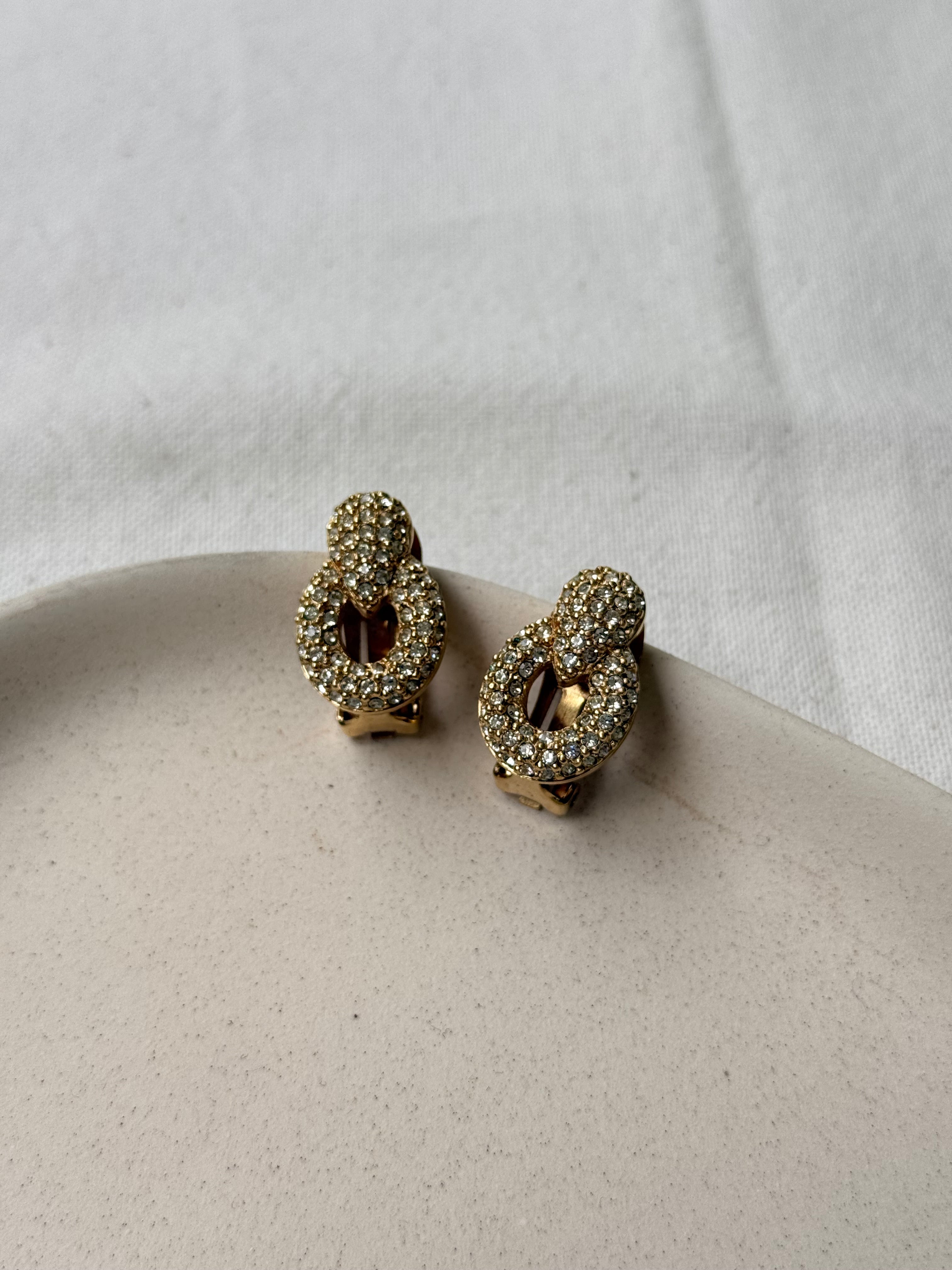 Boucles d’oreilles Christian Dior vintage - Maillon pavé de strass